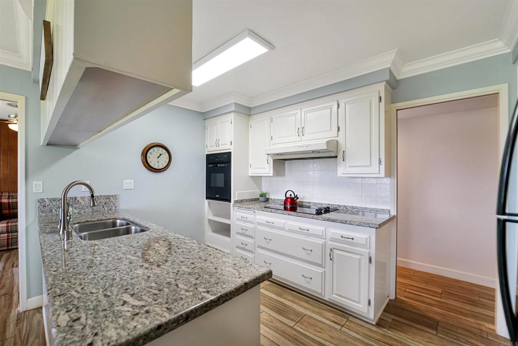 1516 Avenida Ladera