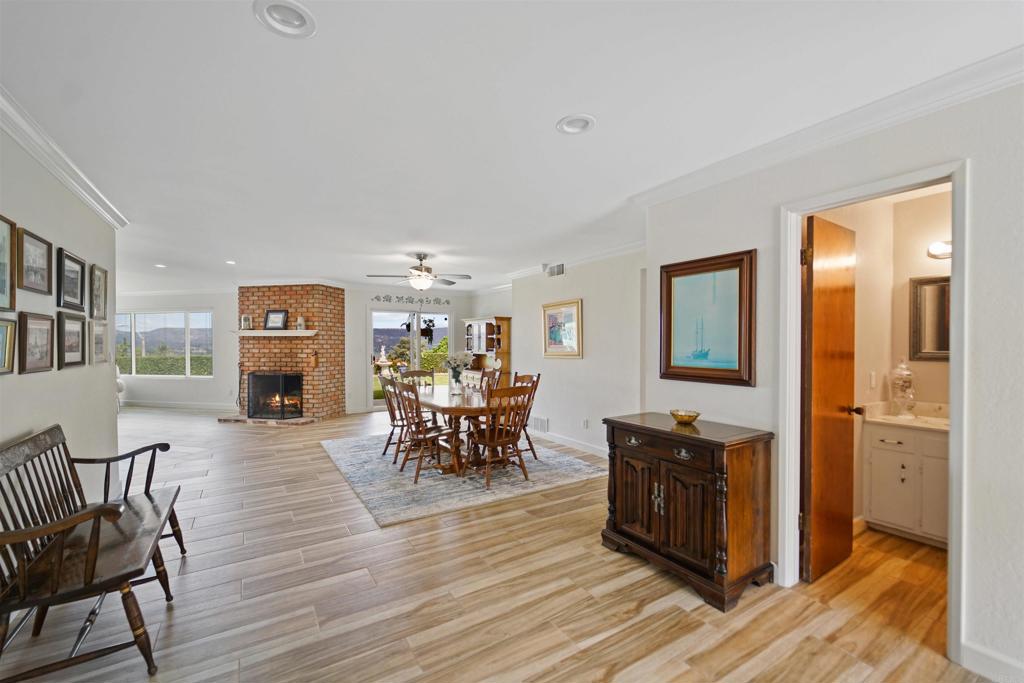 1516 Avenida Ladera