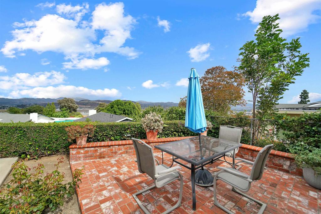 1516 Avenida Ladera