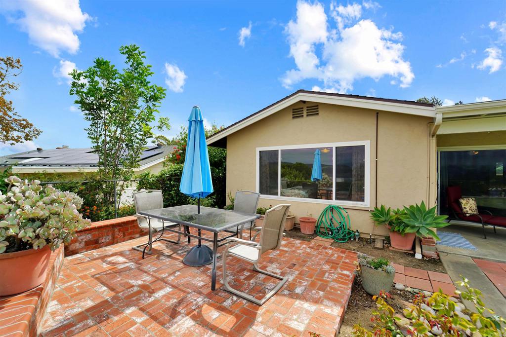 1516 Avenida Ladera