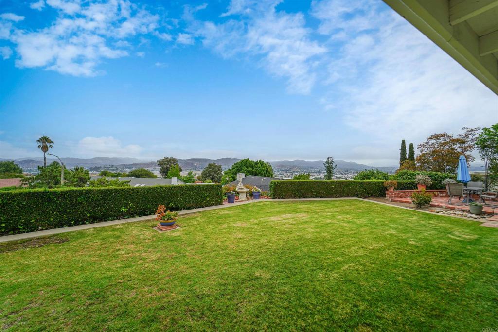 1516 Avenida Ladera