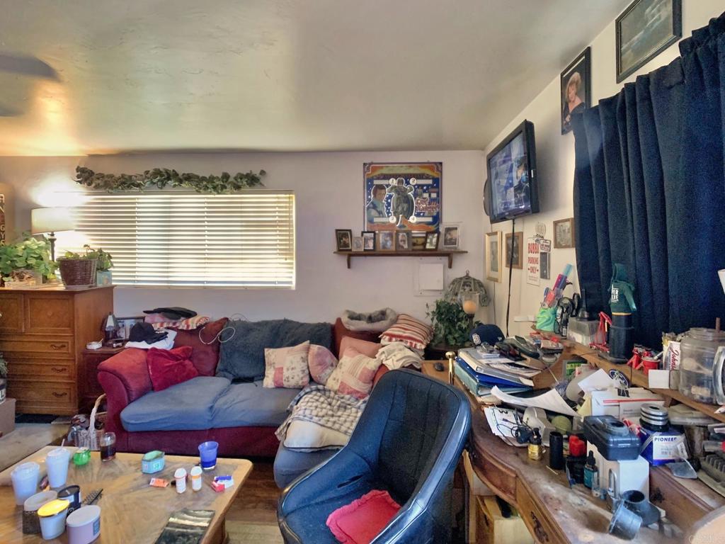 1653 Vallea Street