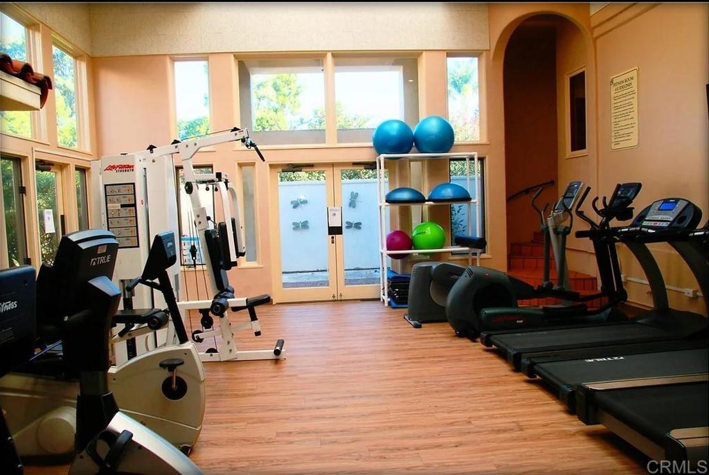 15883 Avenida Lamego