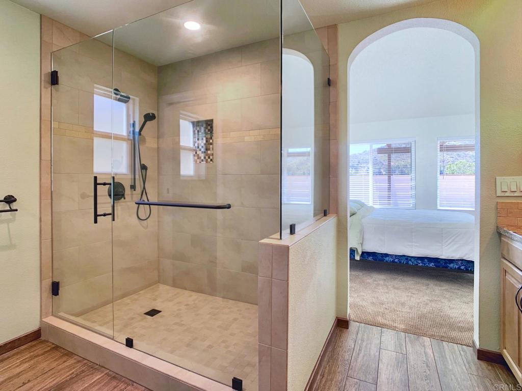 15883 Avenida Lamego