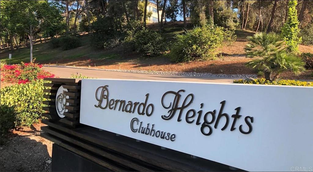 15883 Avenida Lamego