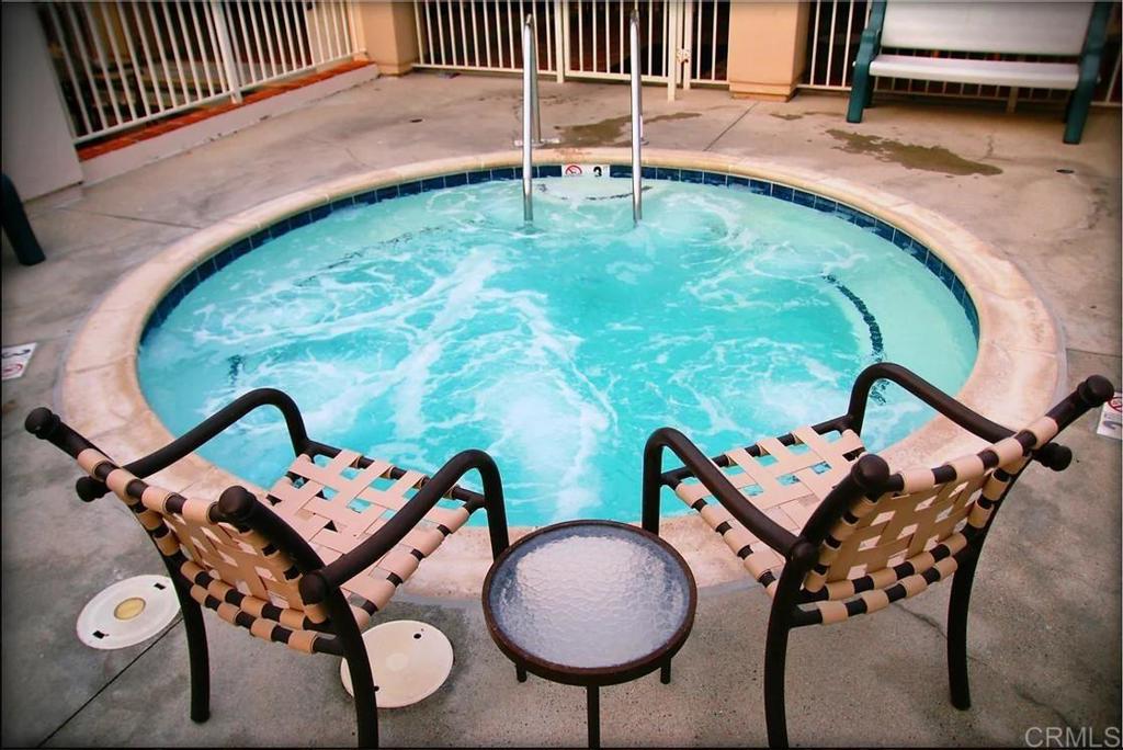 15883 Avenida Lamego