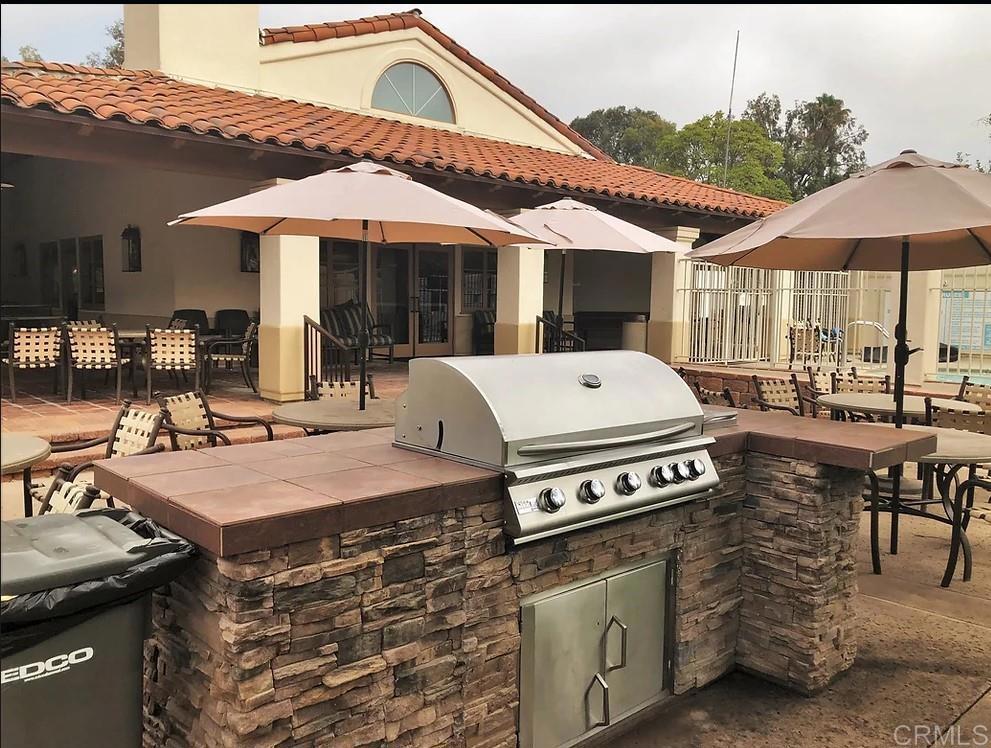 15883 Avenida Lamego