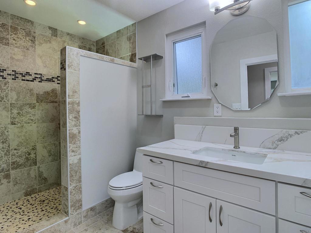 2419 Lake Morena Drive