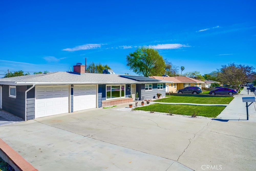 5151 Peacock Lane