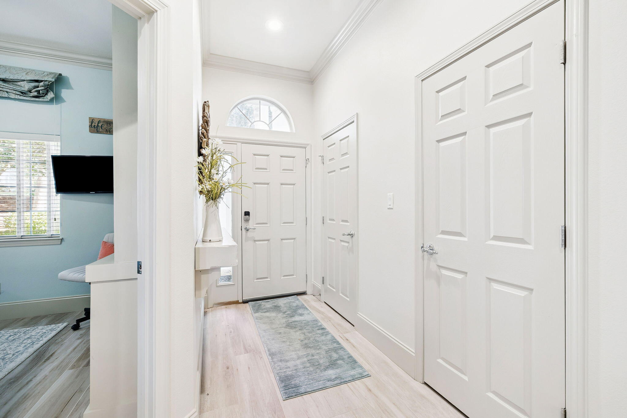 5290 Tivoli Drive 5290