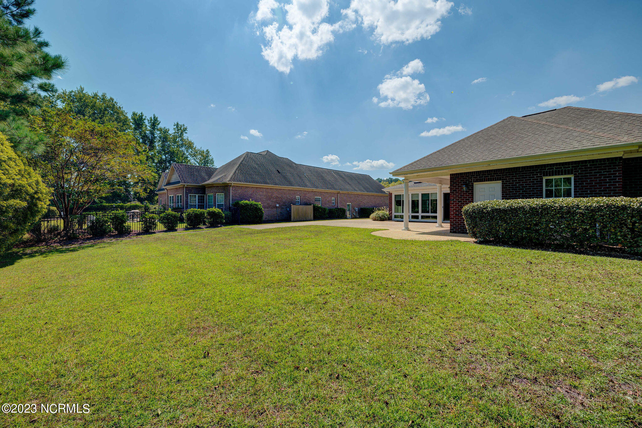 1027 Leesburg Drive
