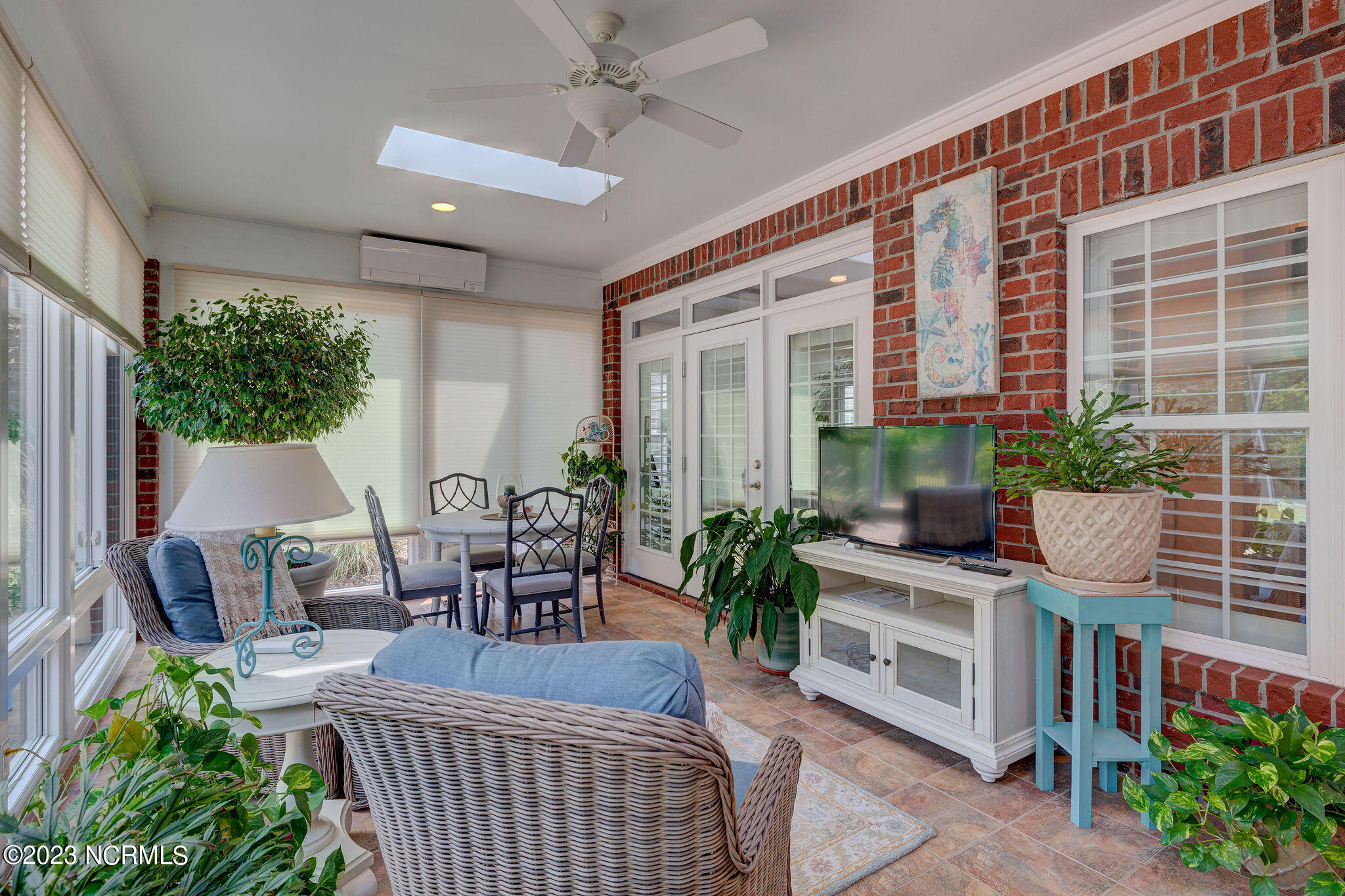 1027 Leesburg Drive