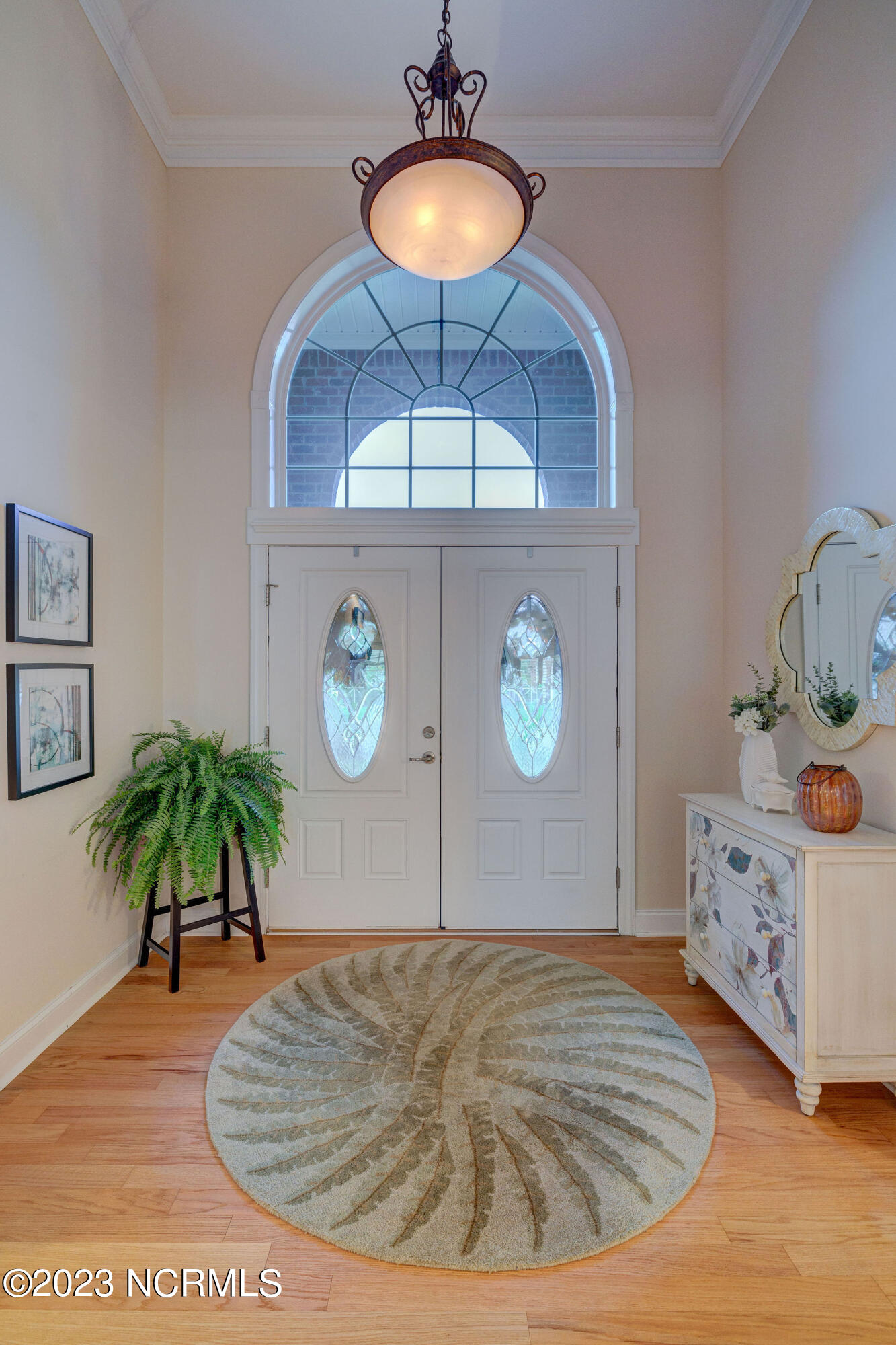 1027 Leesburg Drive