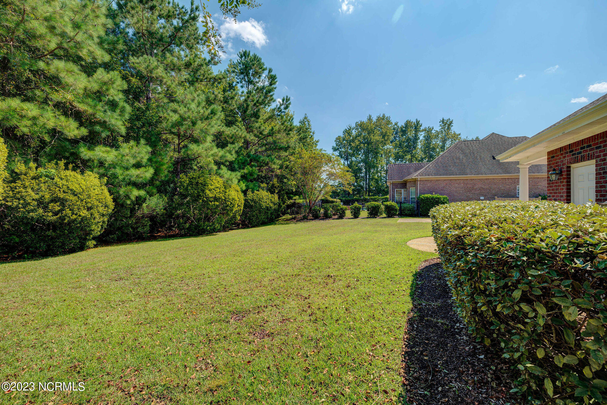 1027 Leesburg Drive