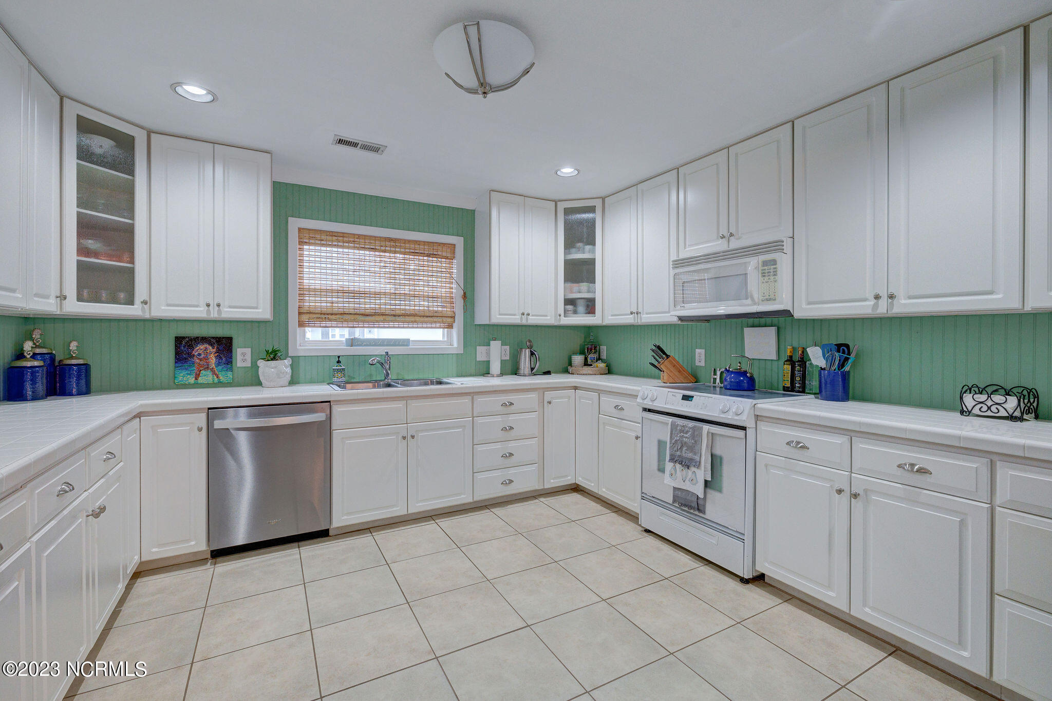 1211 Clipper Lane