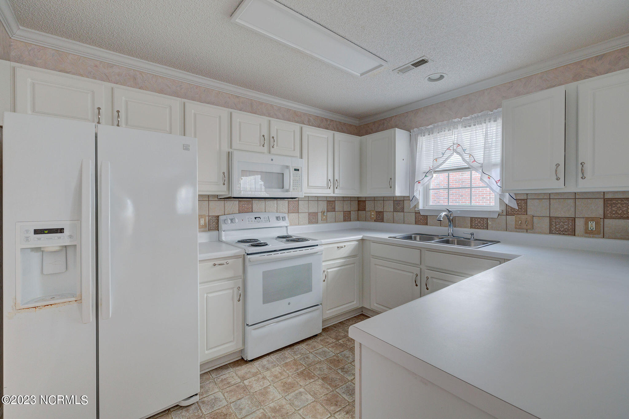 1402 Willoughby Park Court 1