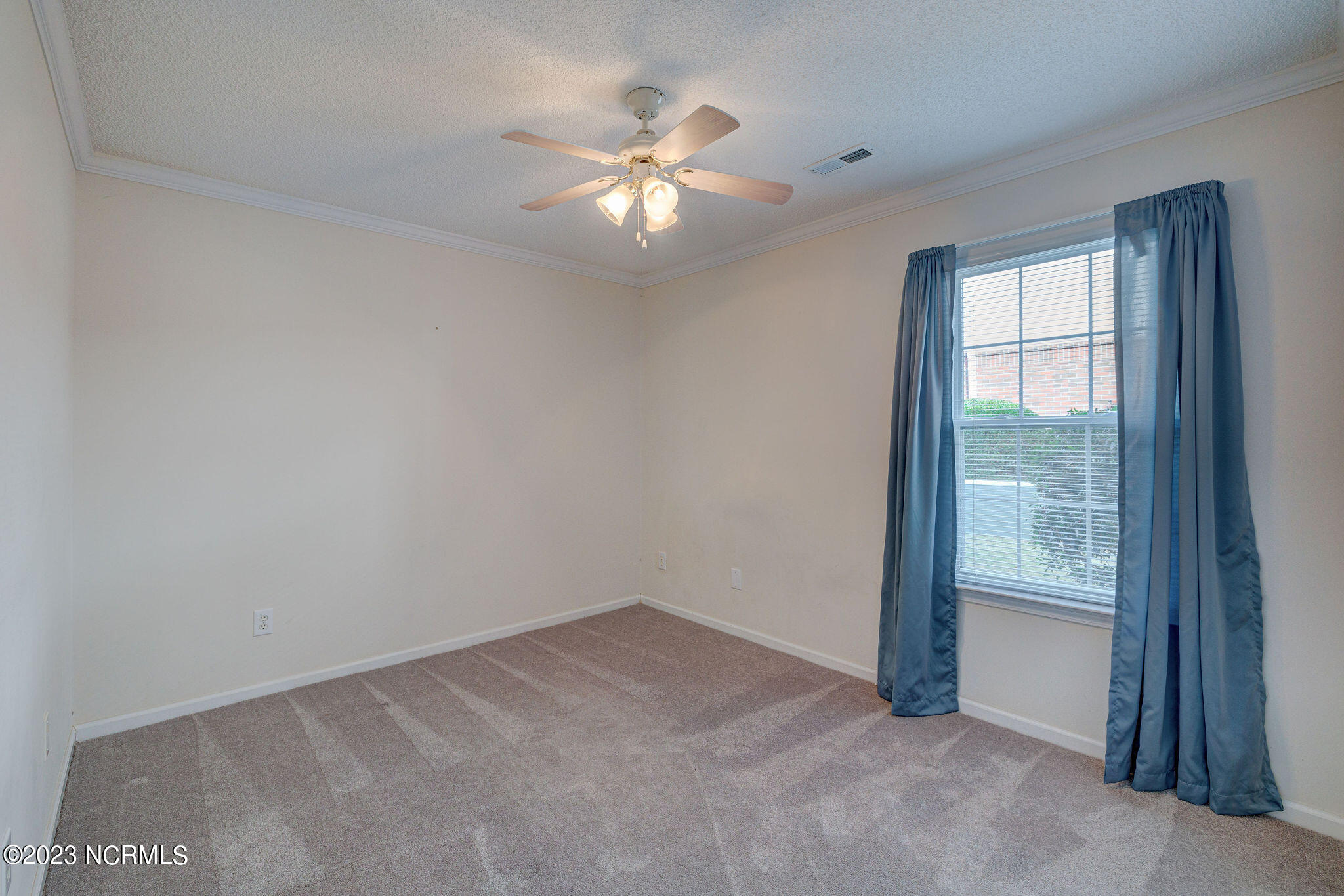 1402 Willoughby Park Court 1