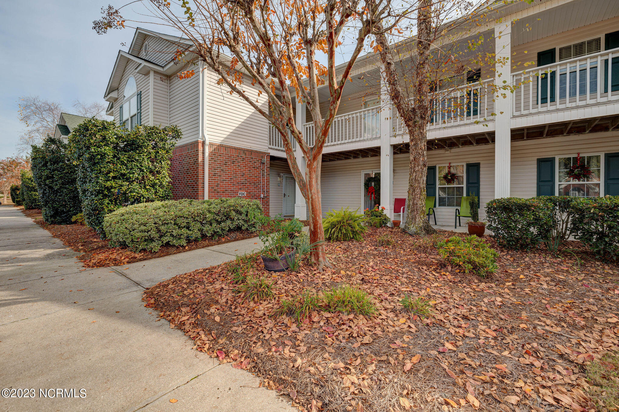 1402 Willoughby Park Court 1