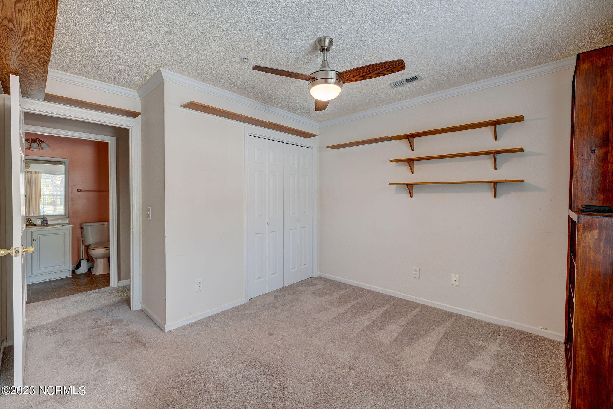 1402 Willoughby Park Court 1