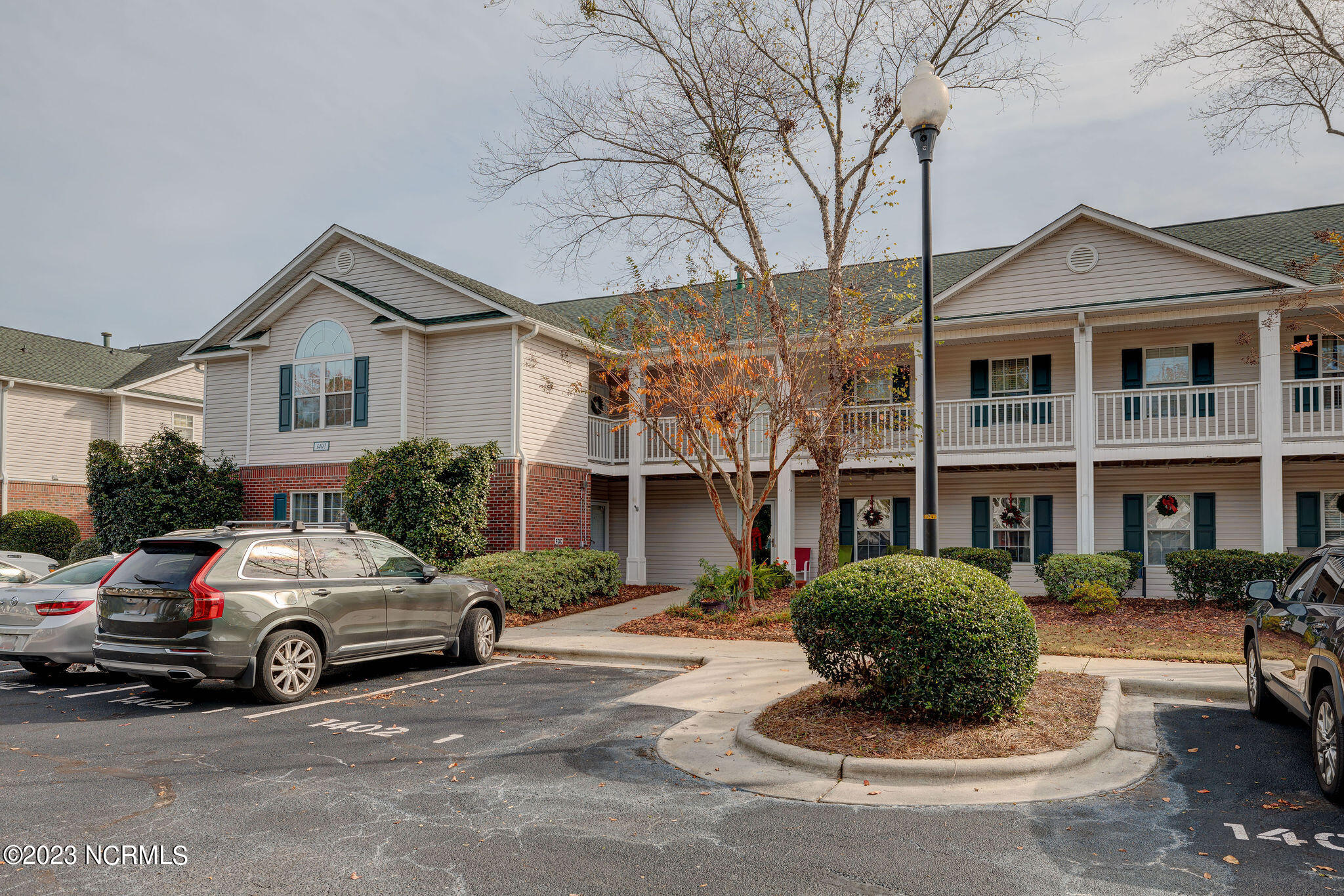 1402 Willoughby Park Court 1