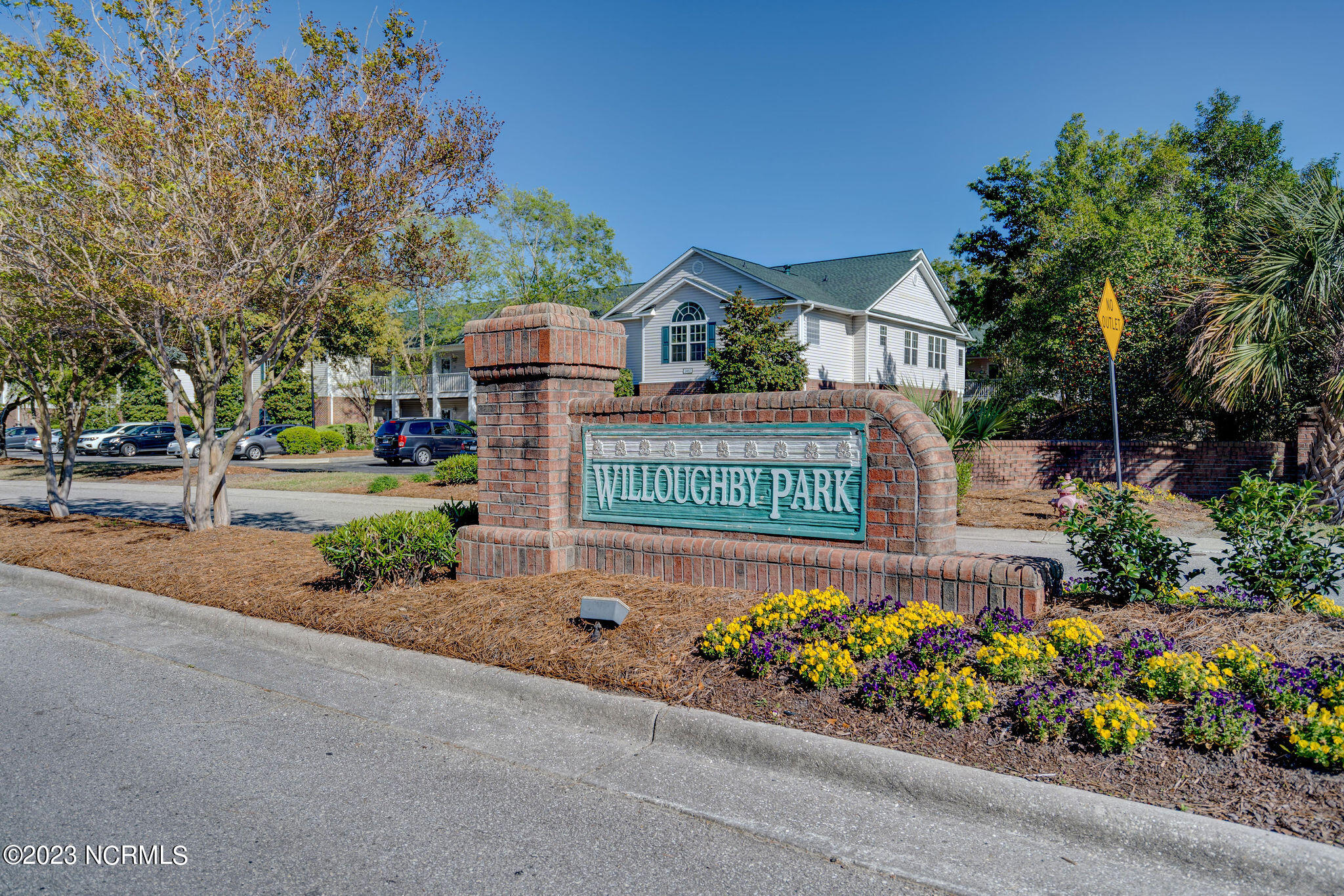 1402 Willoughby Park Court 1