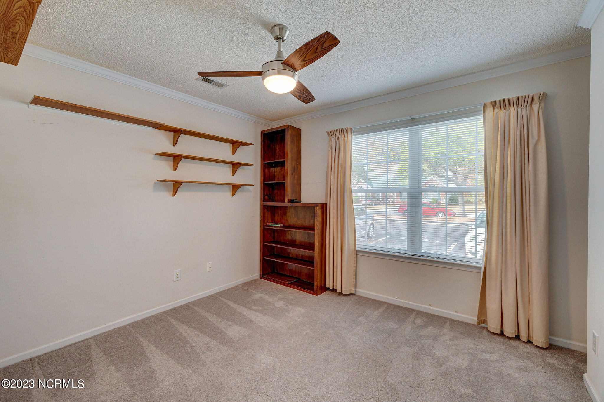 1402 Willoughby Park Court 1