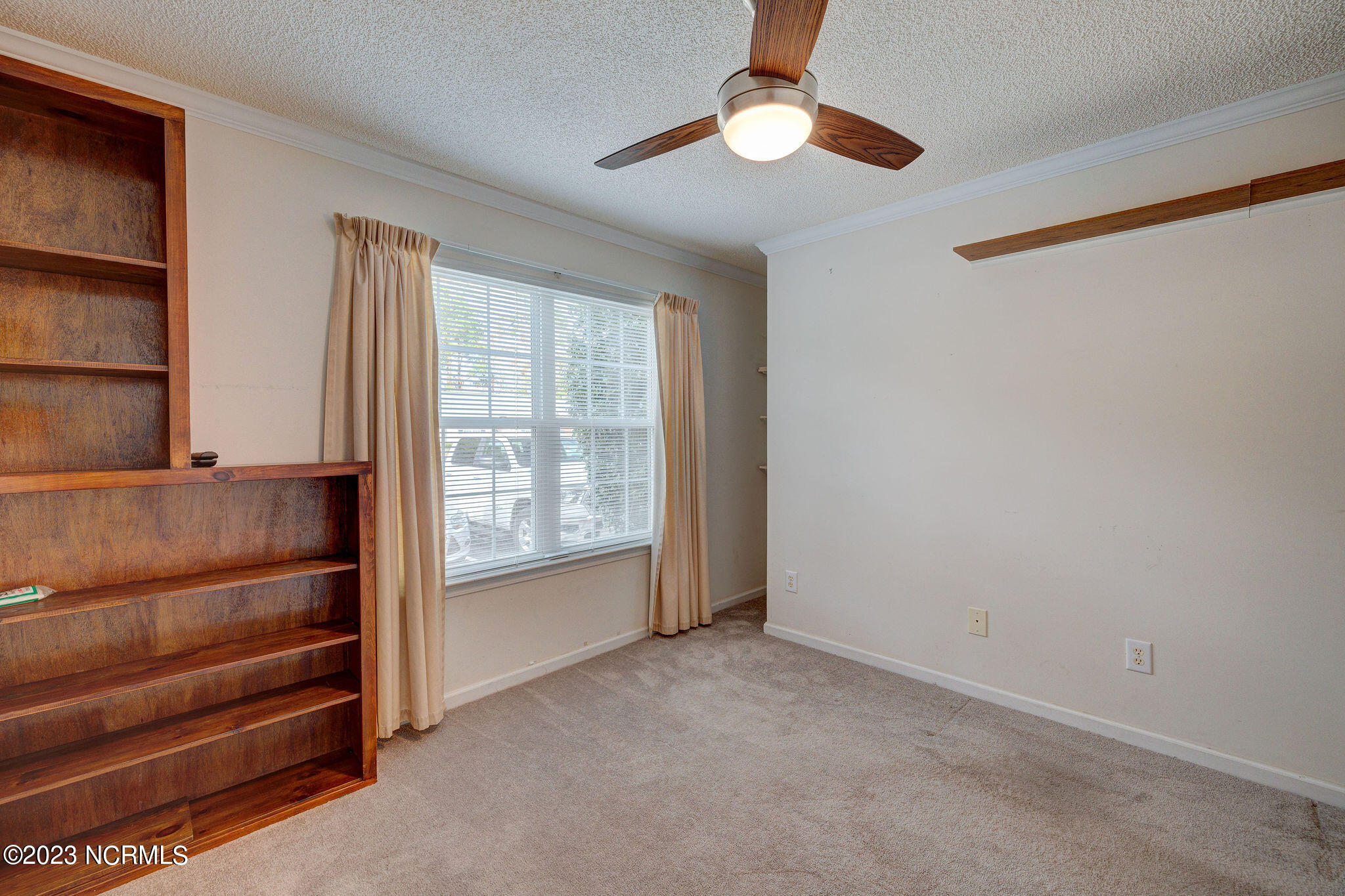 1402 Willoughby Park Court 1