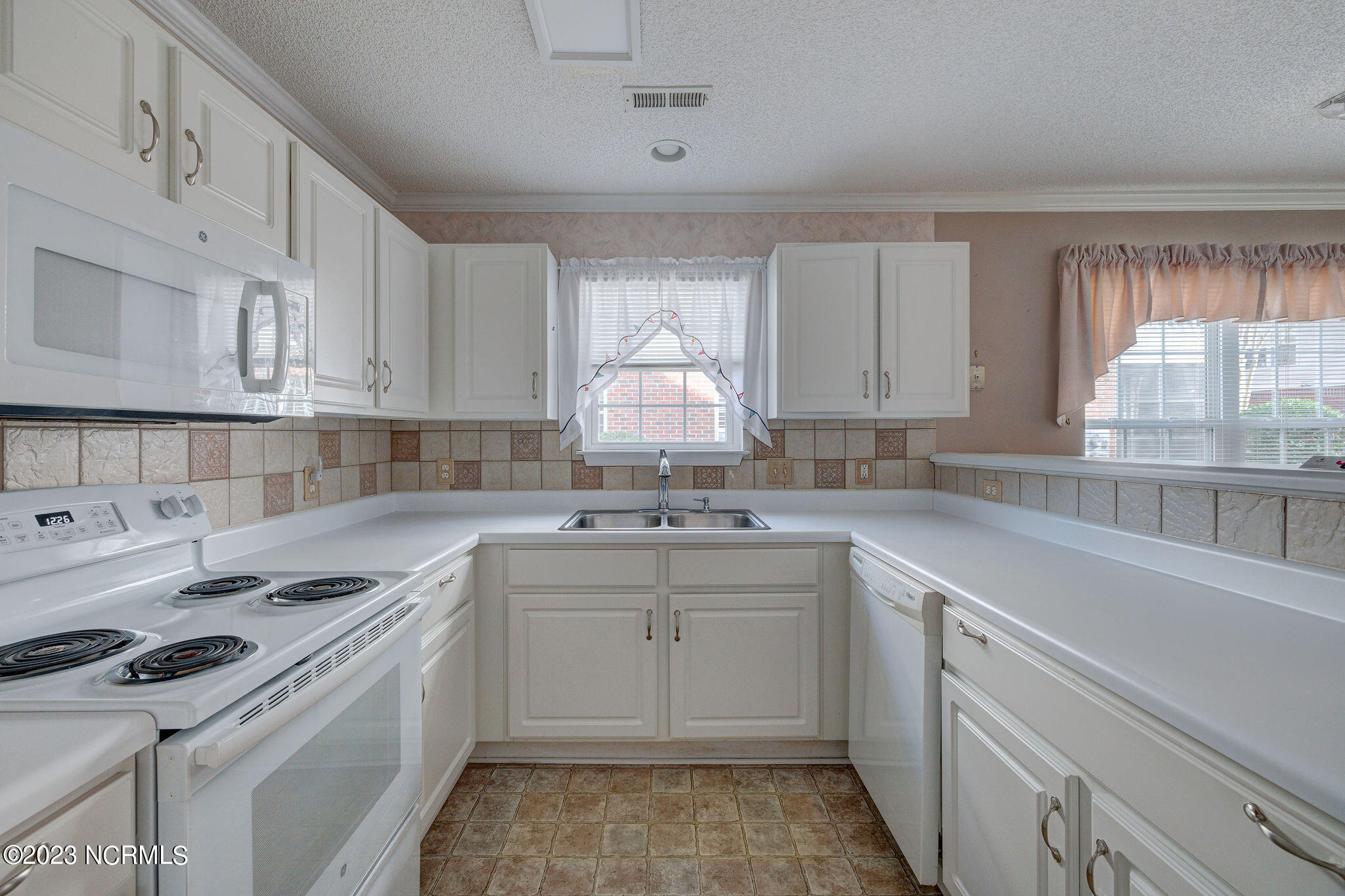 1402 Willoughby Park Court 1