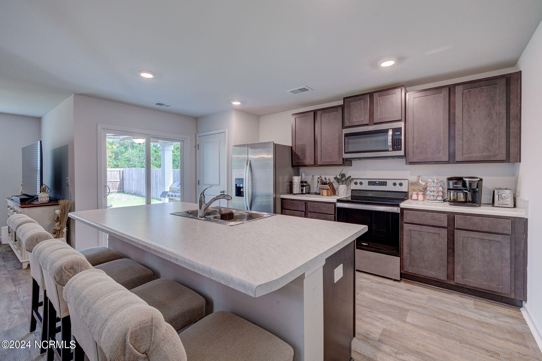 712 Buckeye Road NE