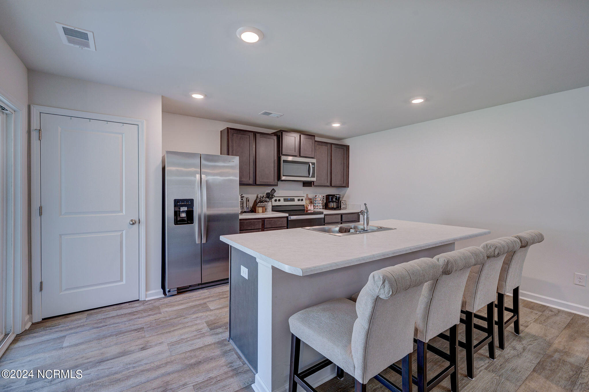 712 Buckeye Road NE
