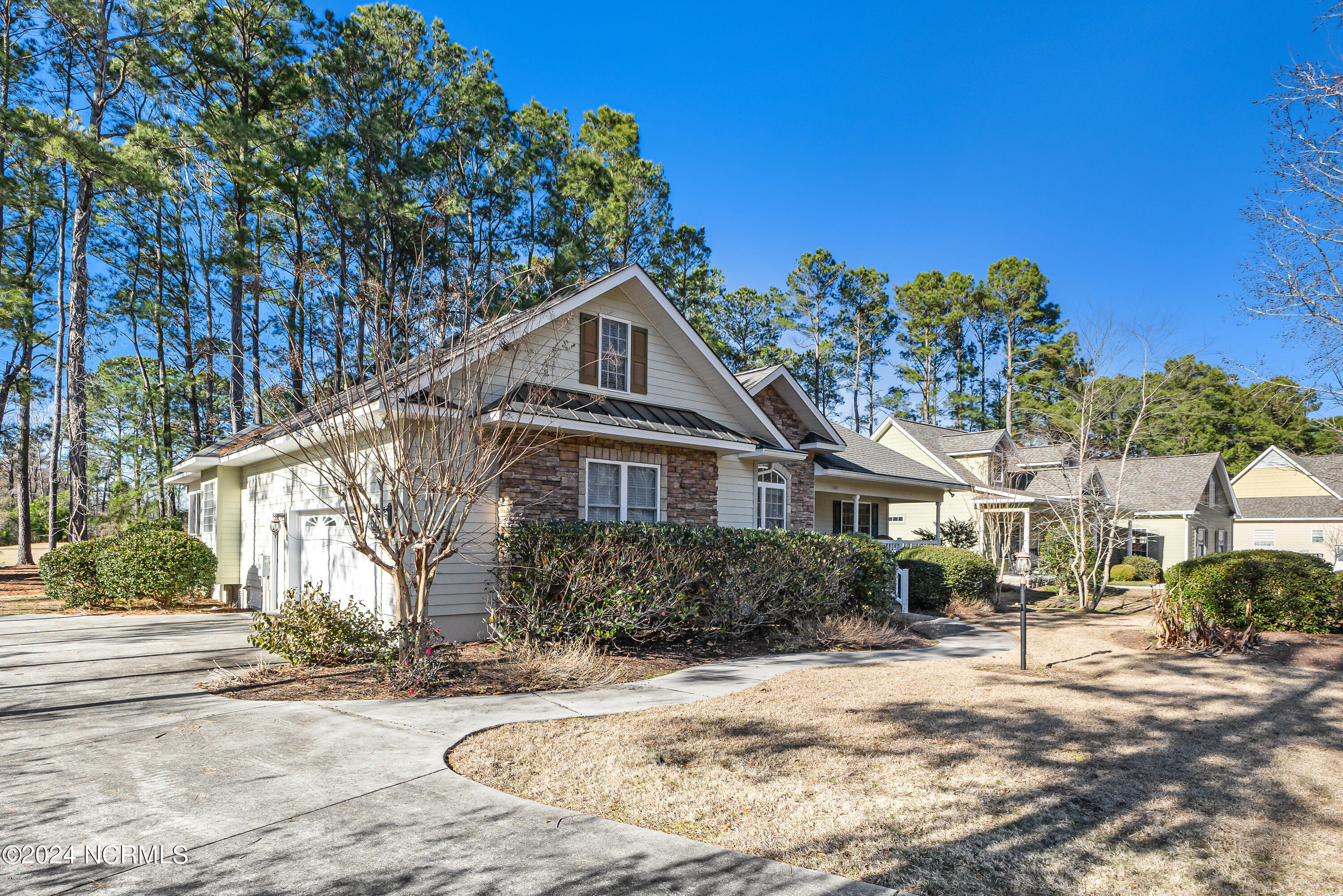 802 Wild Oak Lane NW