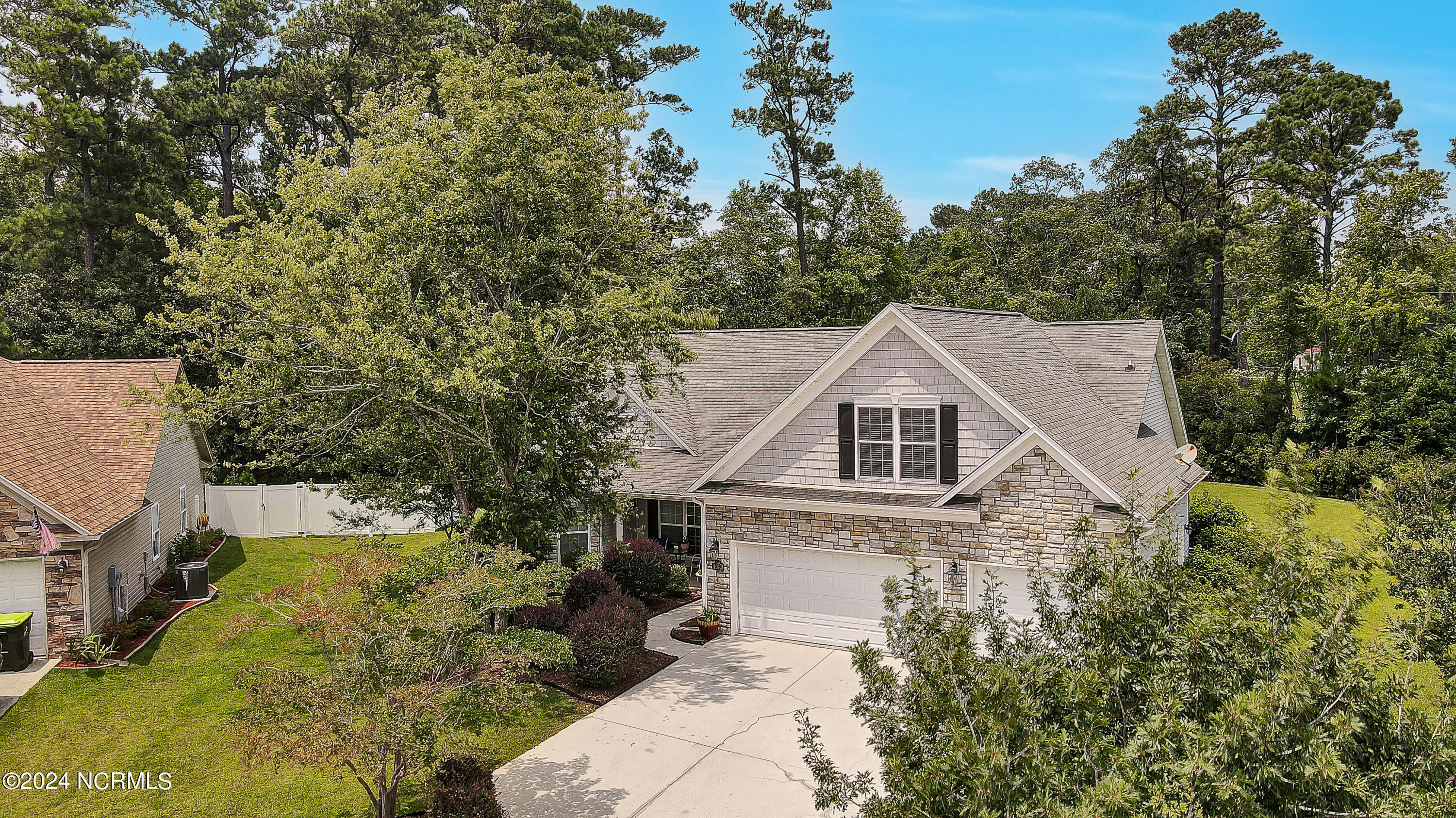109 Bristle Cone Court