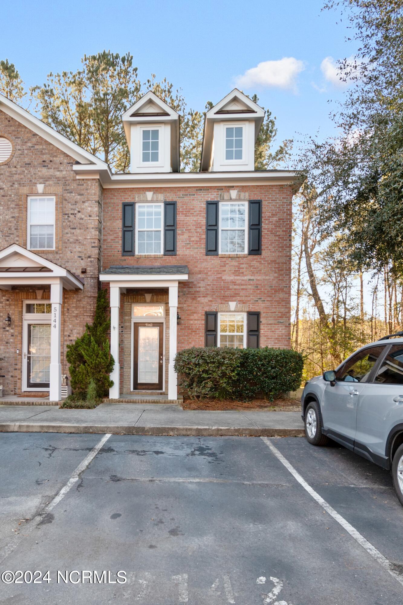 5142 Exton Park Loop