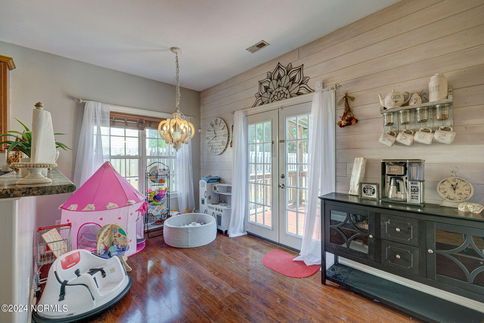 1003 Lake Jones Road