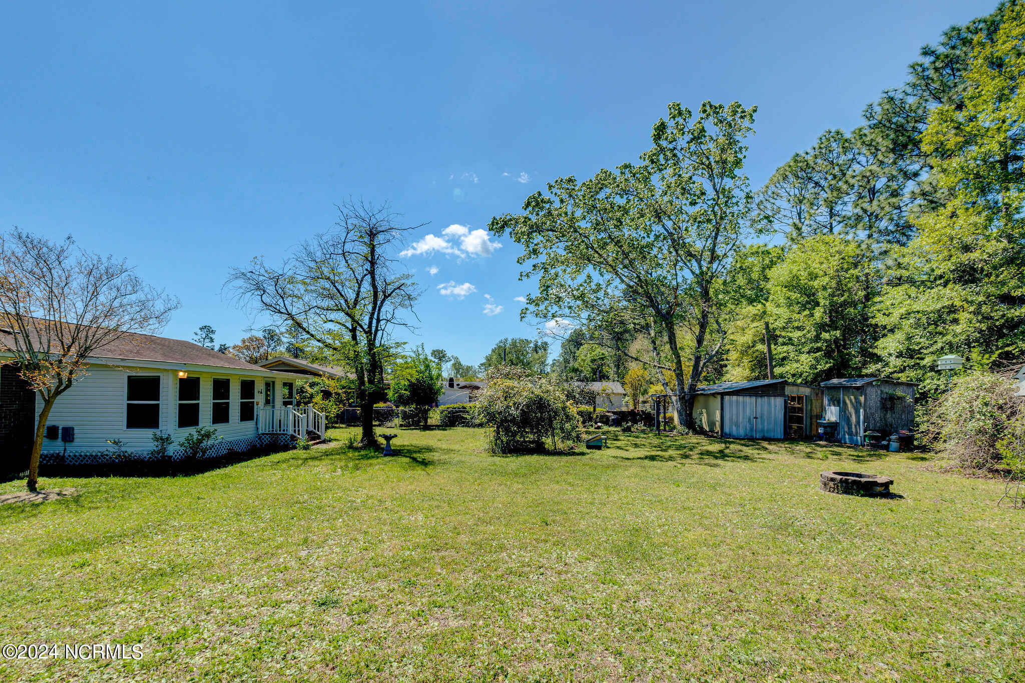 909 Kings Grant Road