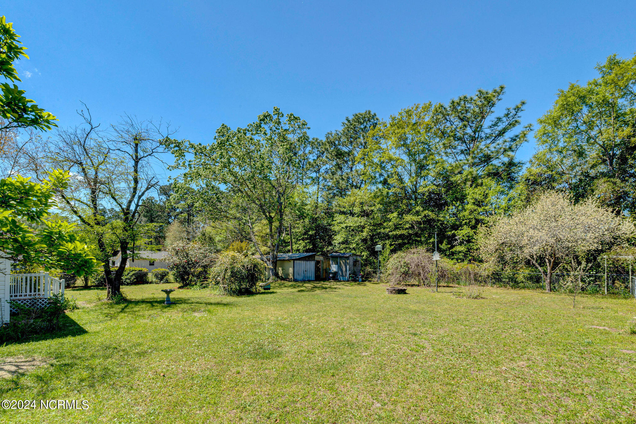 909 Kings Grant Road