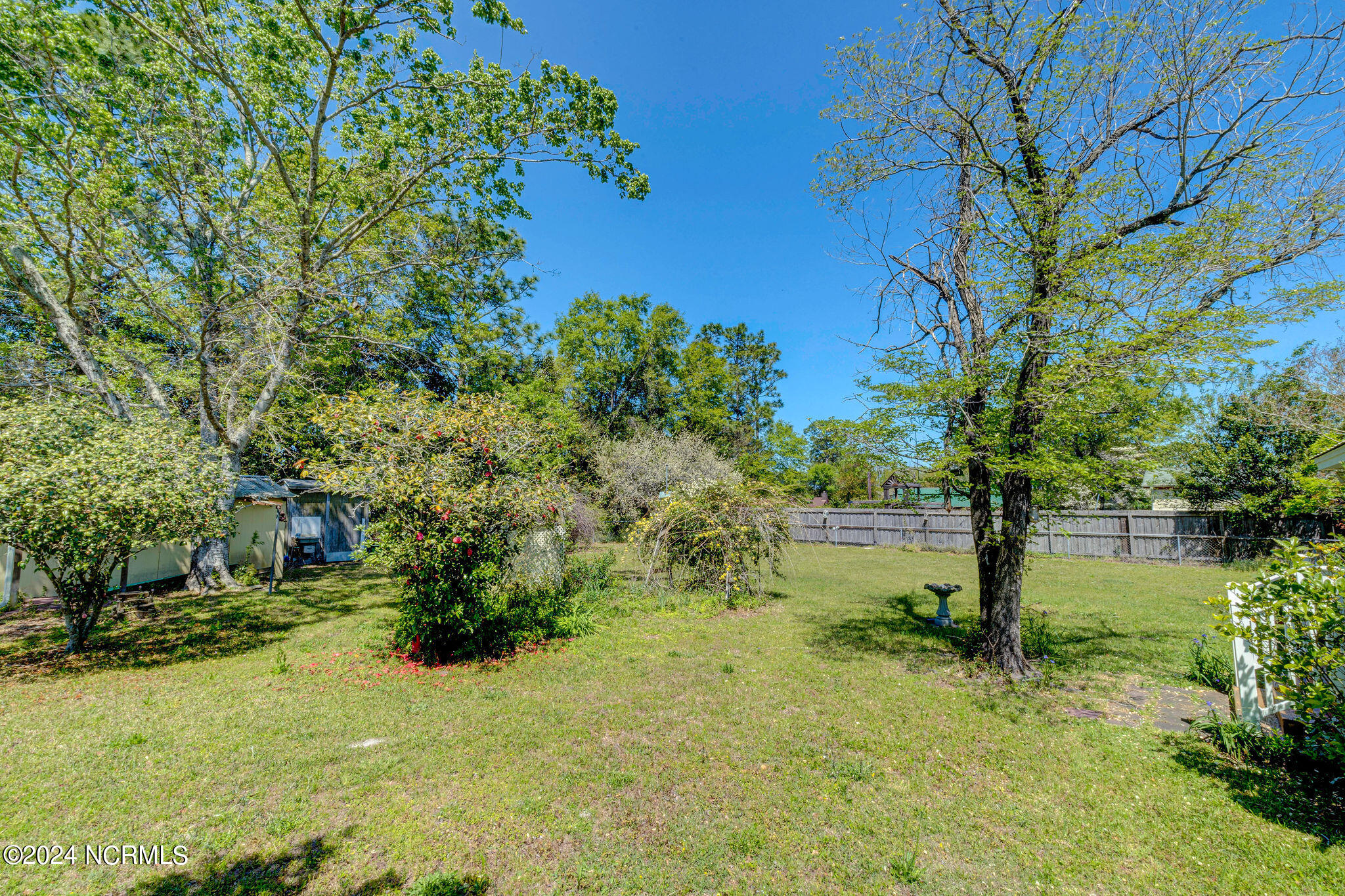 909 Kings Grant Road