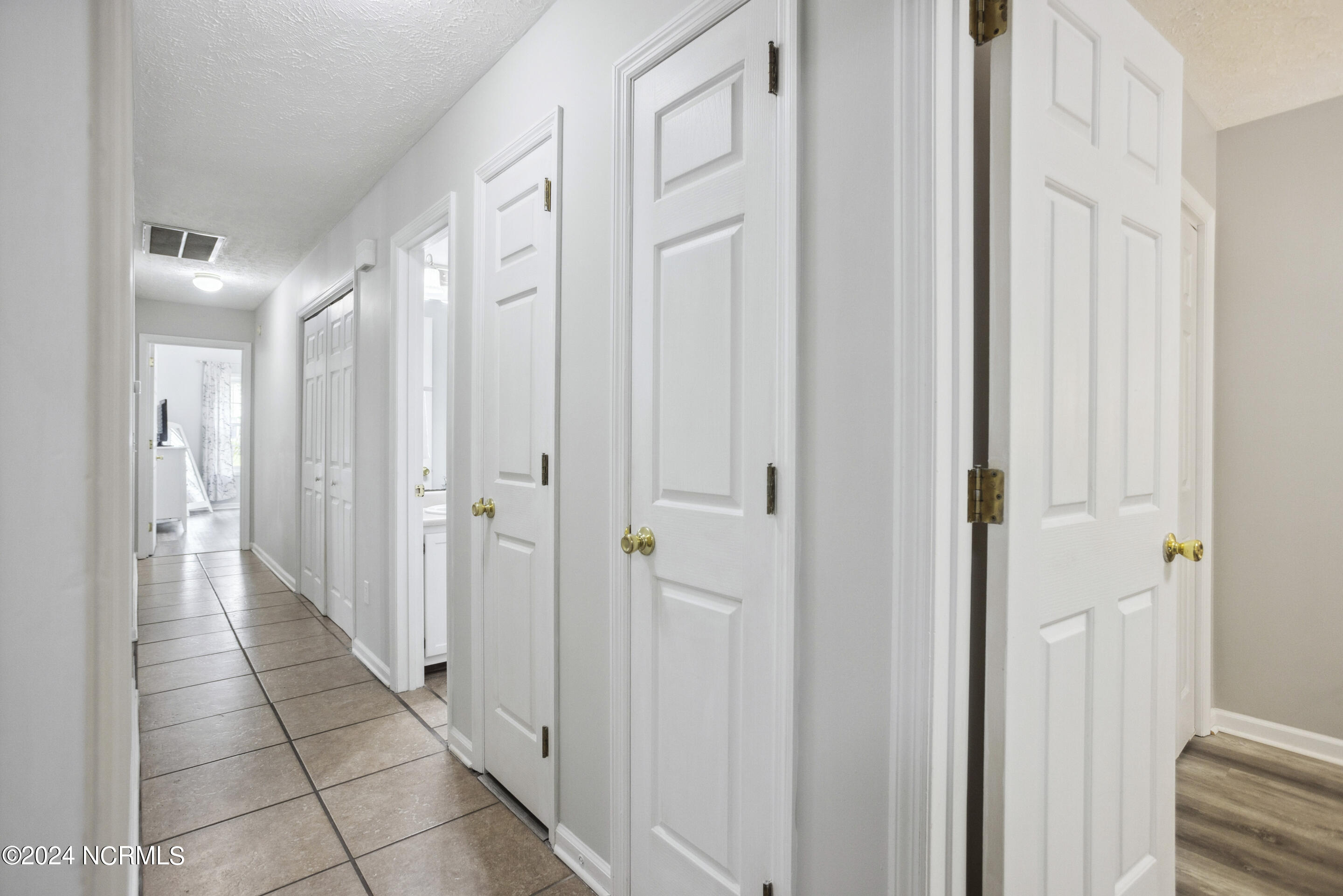 315 Tangle Oaks Court SE