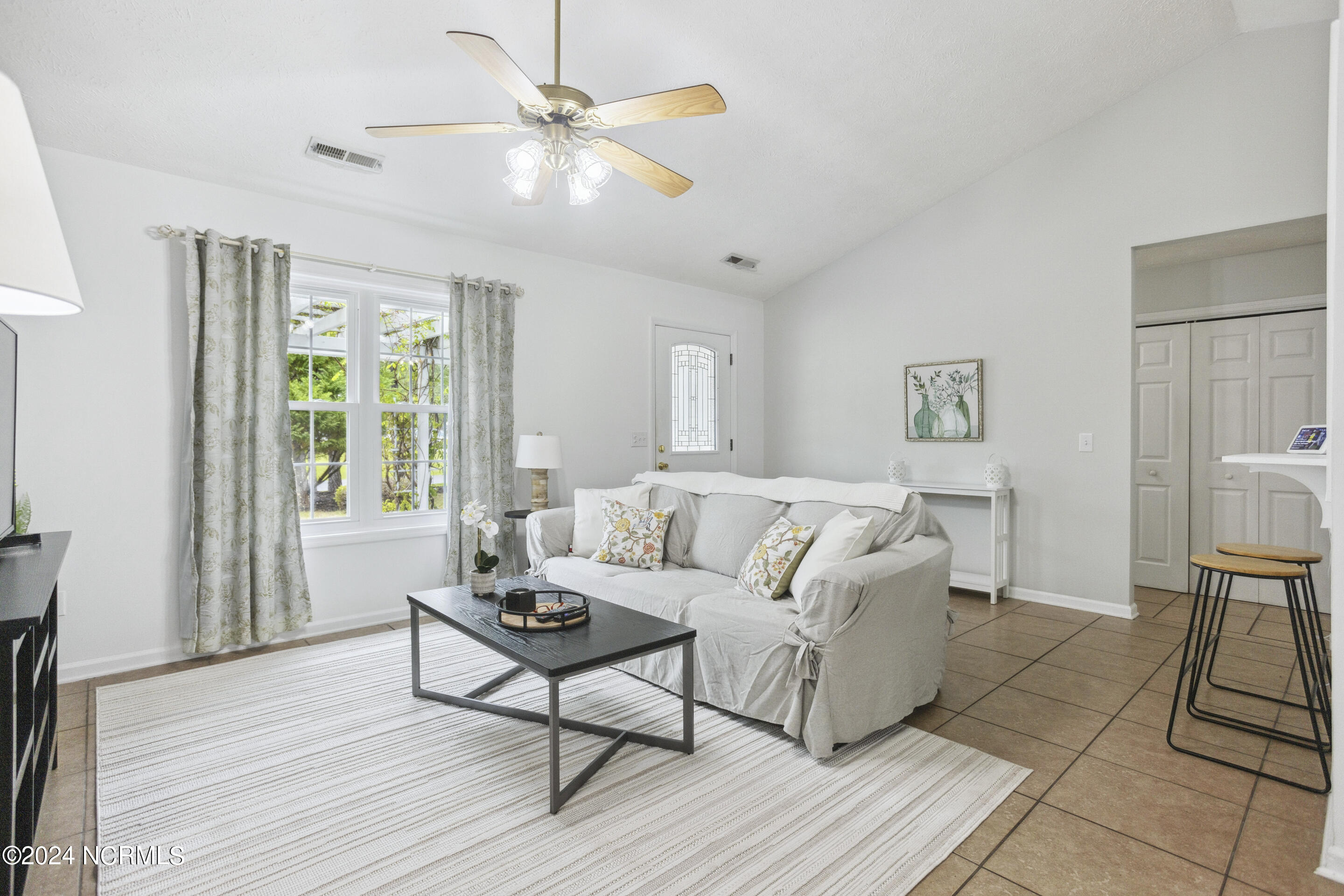 315 Tangle Oaks Court SE