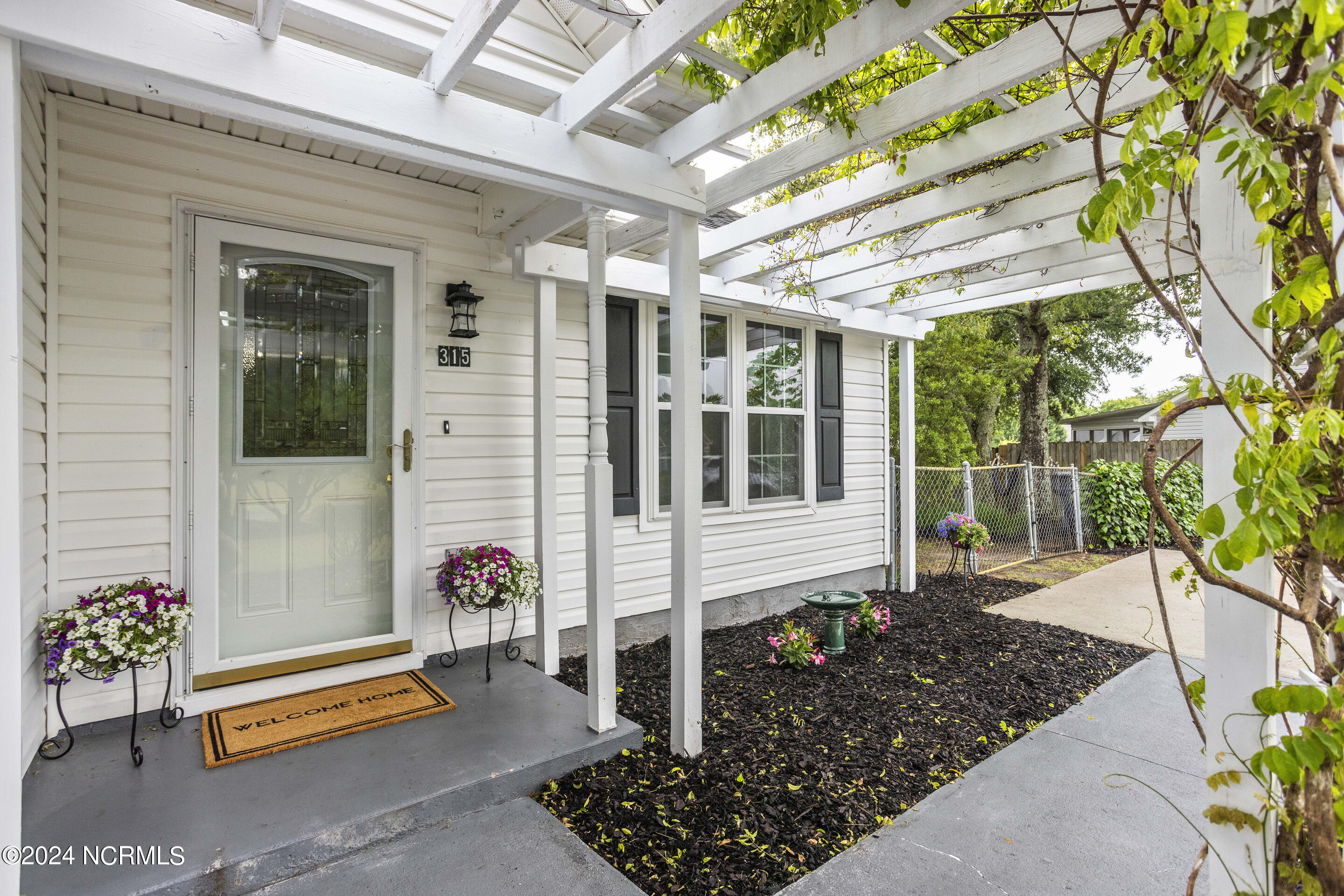 315 Tangle Oaks Court SE