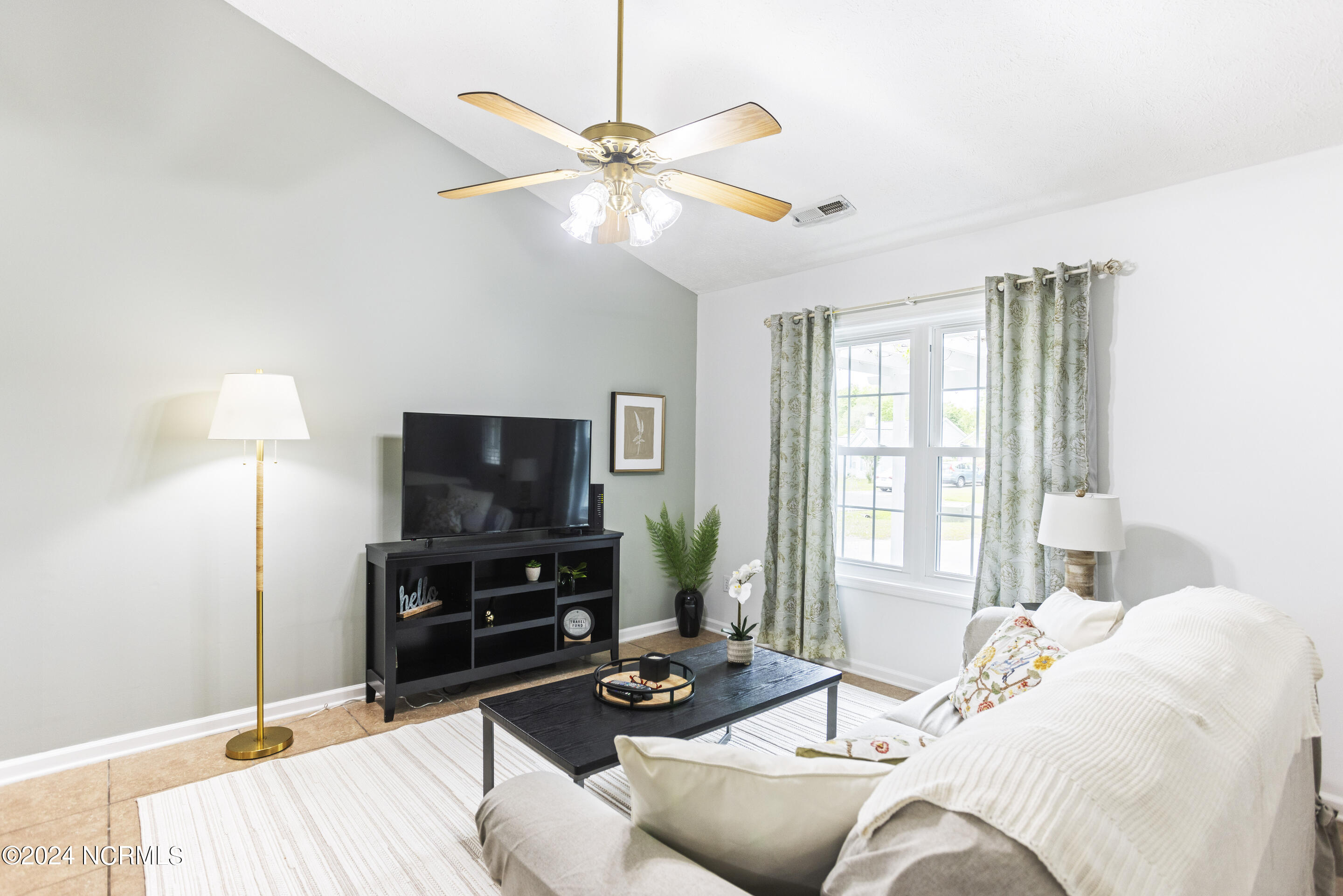 315 Tangle Oaks Court SE