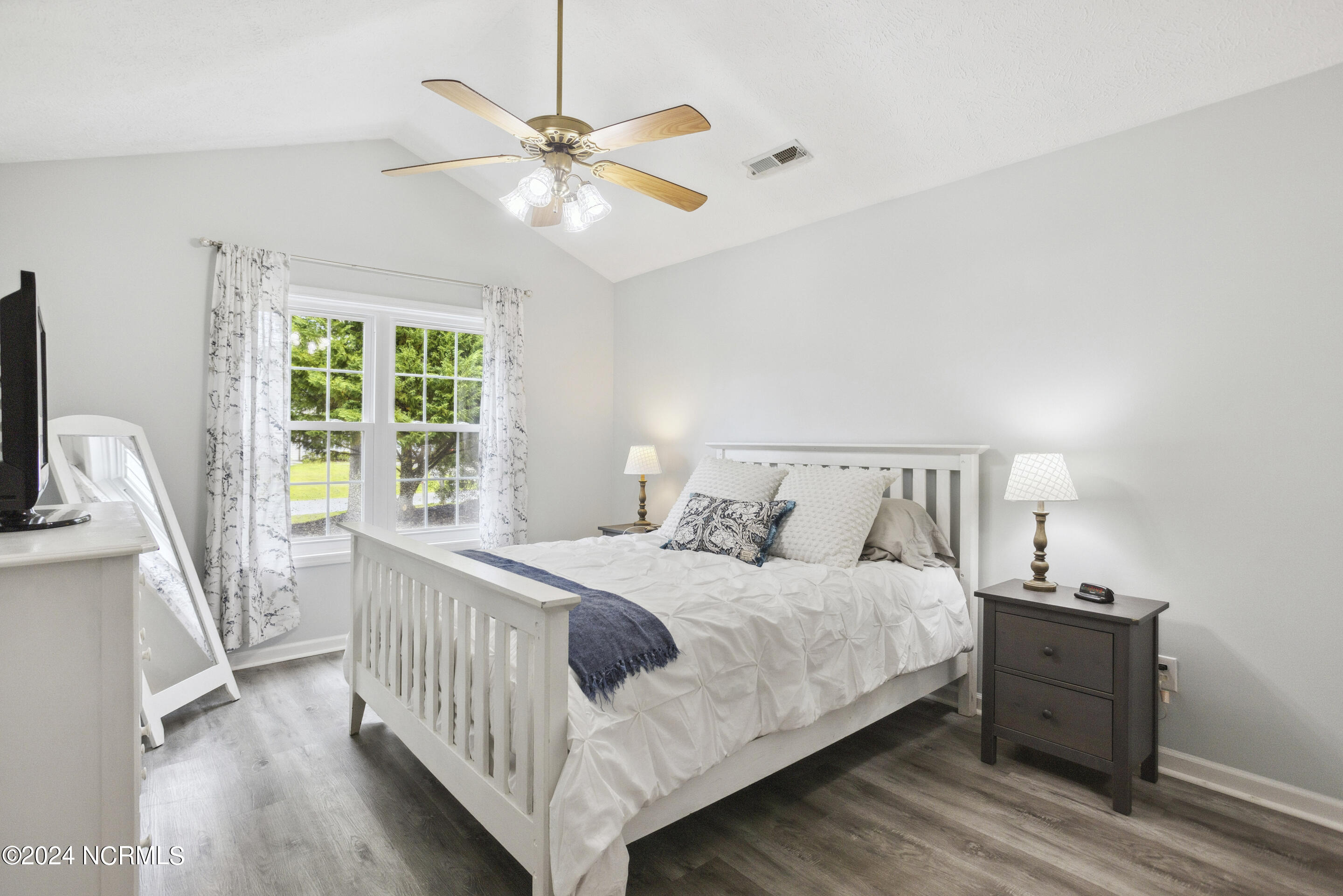 315 Tangle Oaks Court SE