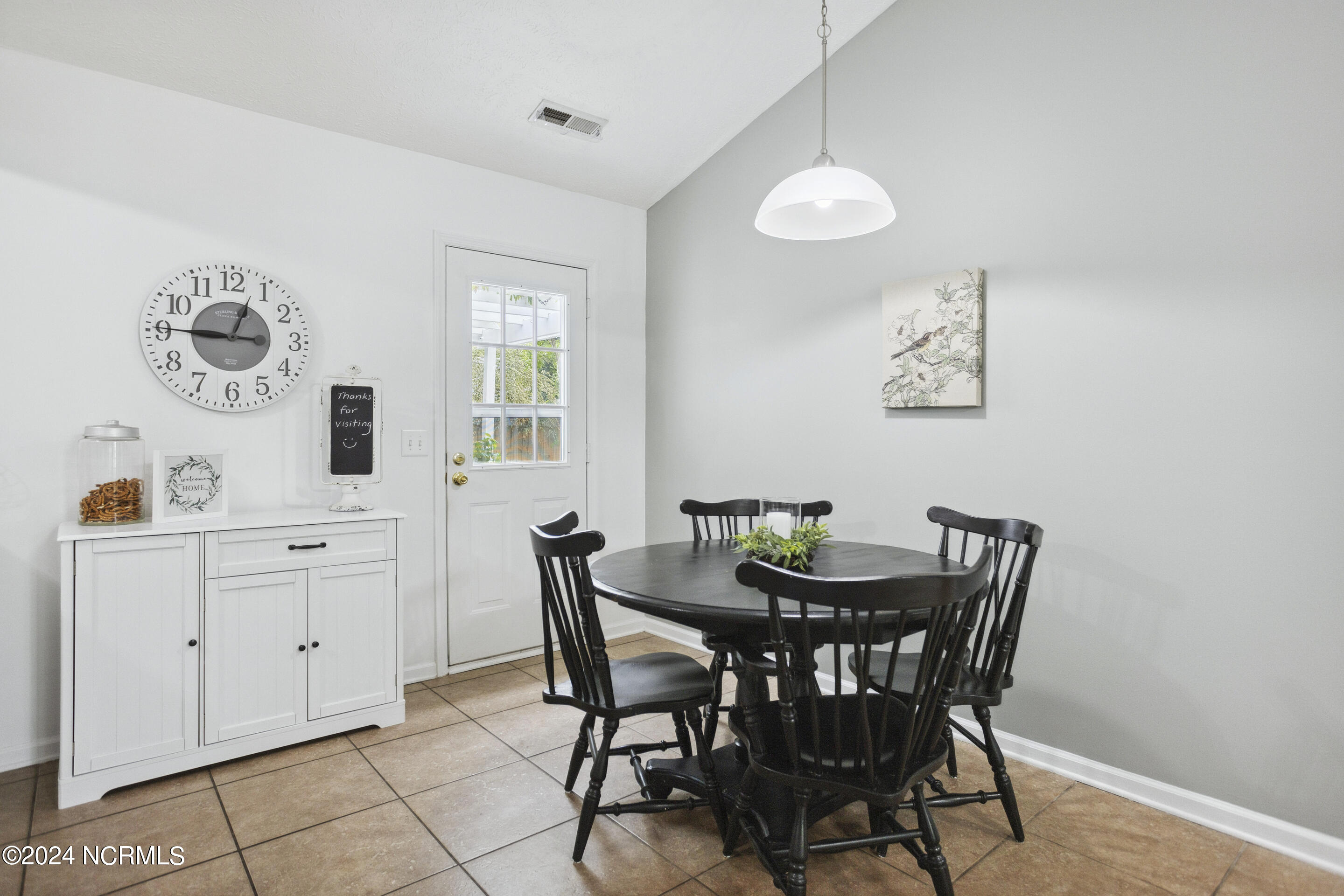 315 Tangle Oaks Court SE