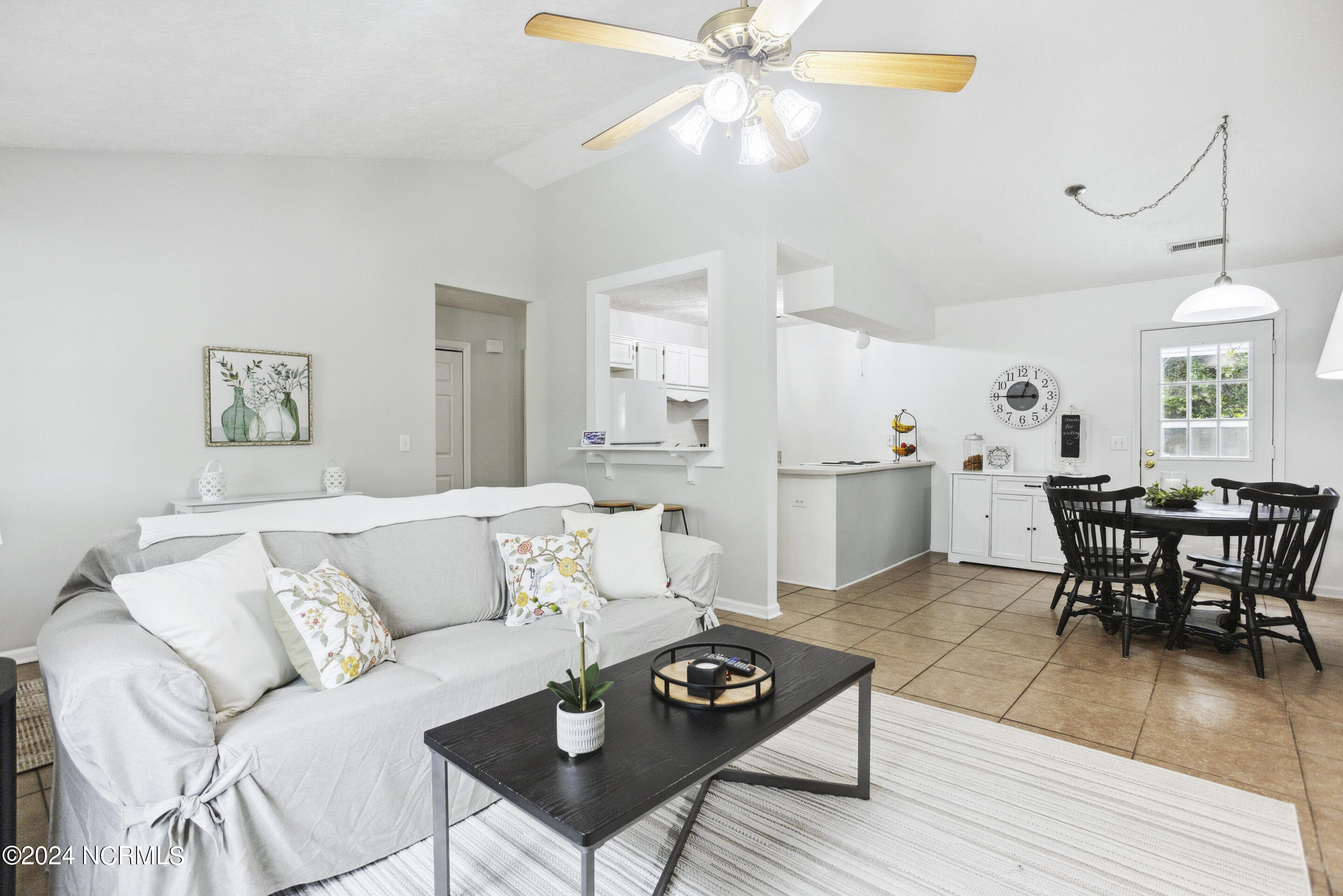 315 Tangle Oaks Court SE