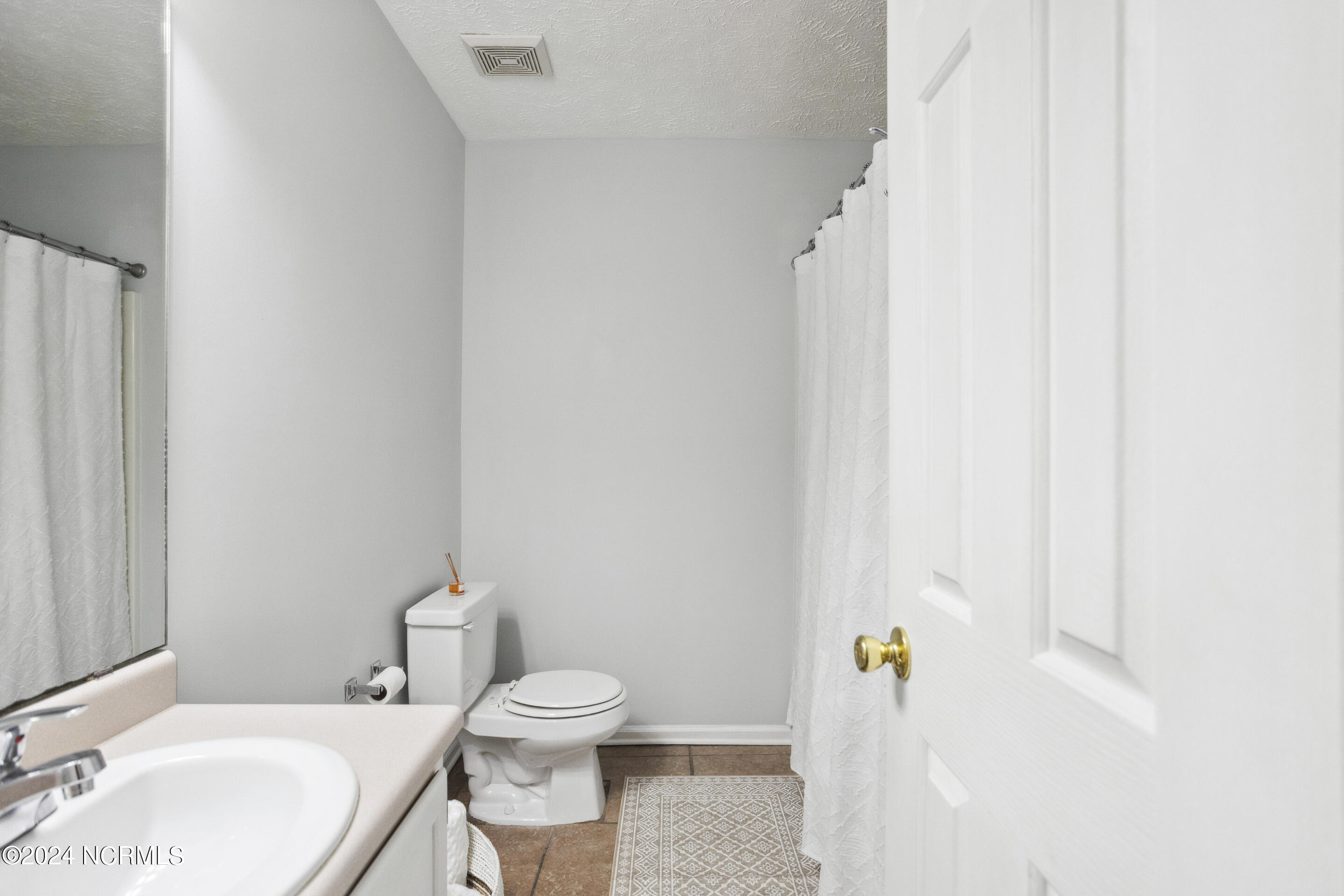 315 Tangle Oaks Court SE