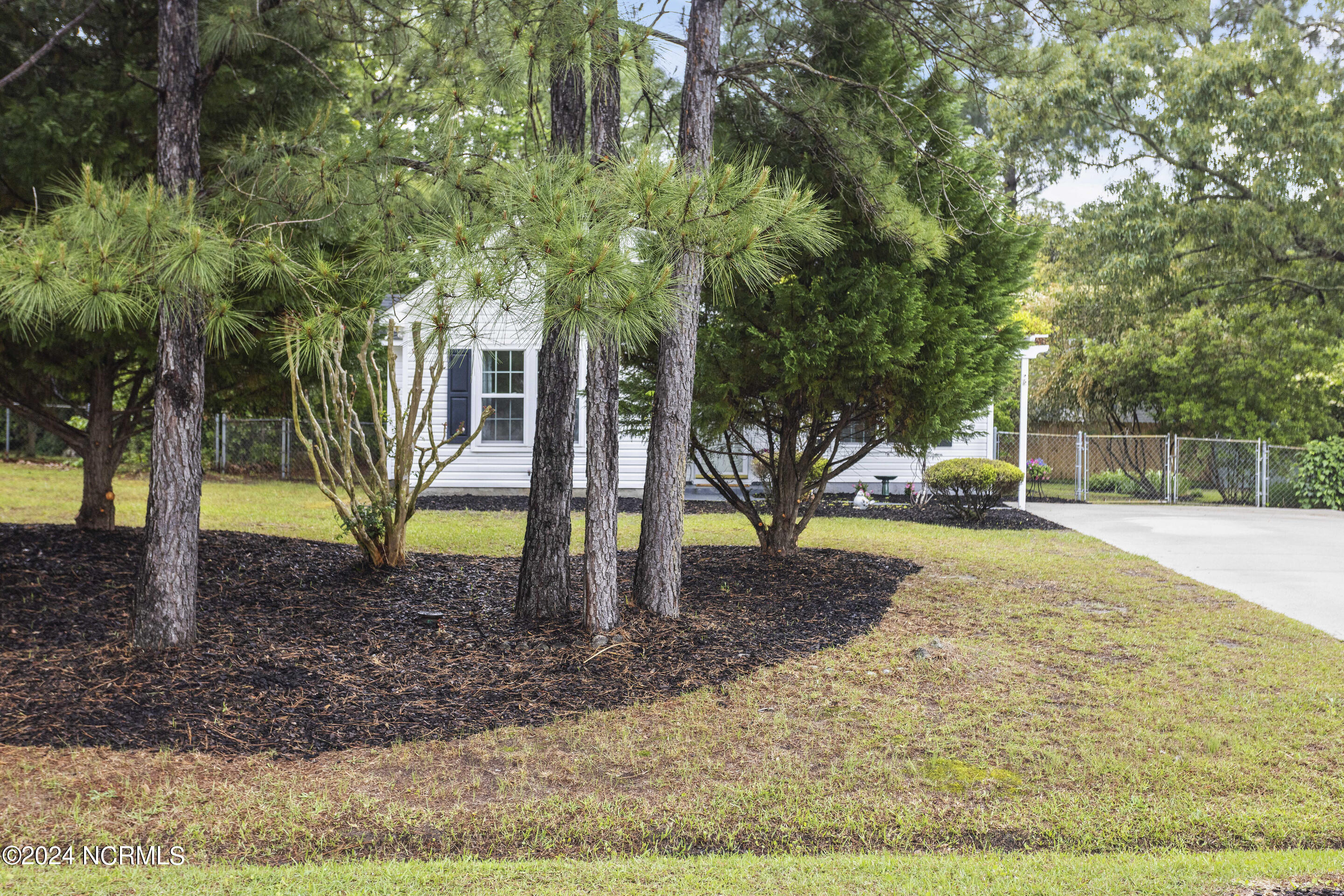 315 Tangle Oaks Court SE