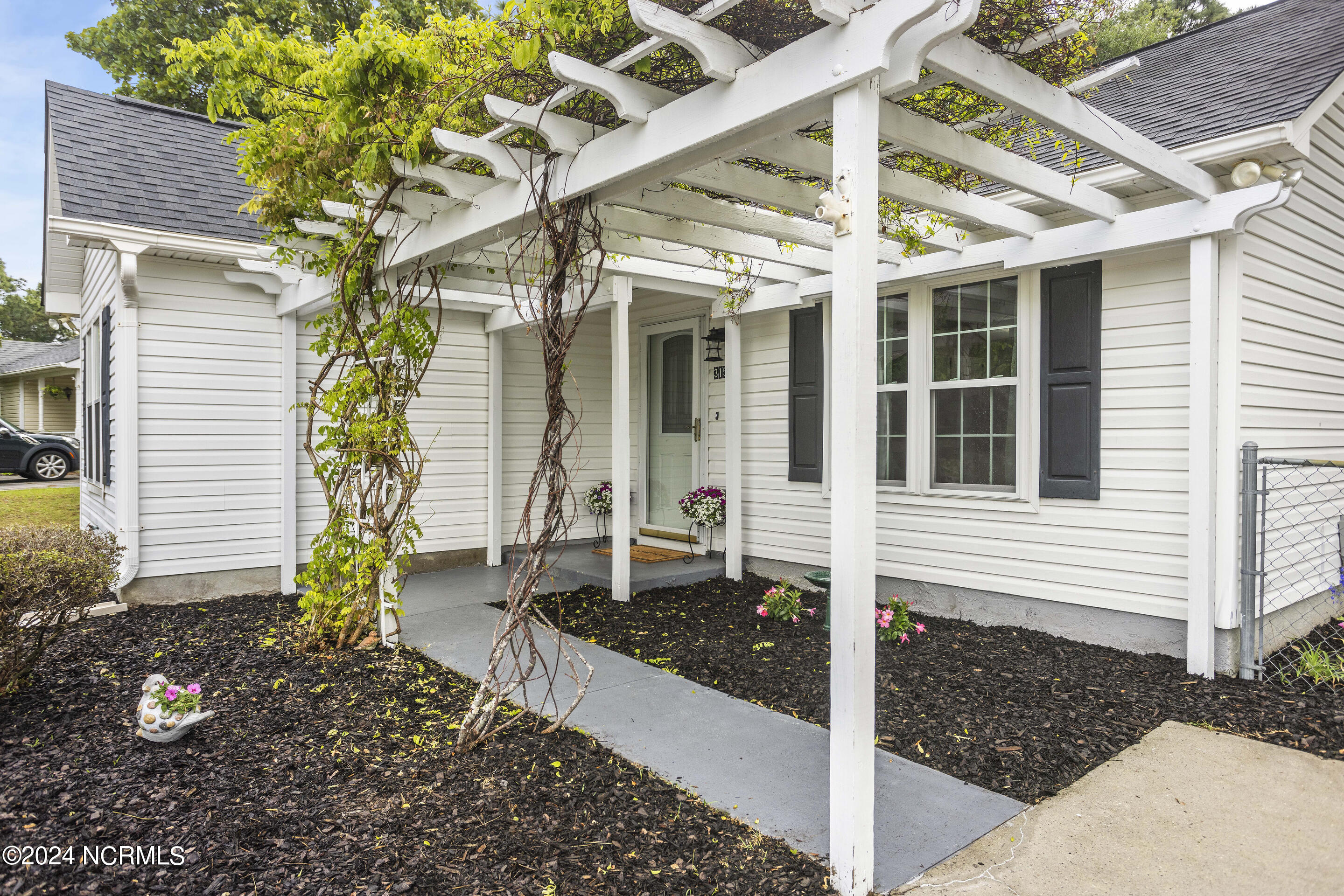 315 Tangle Oaks Court SE