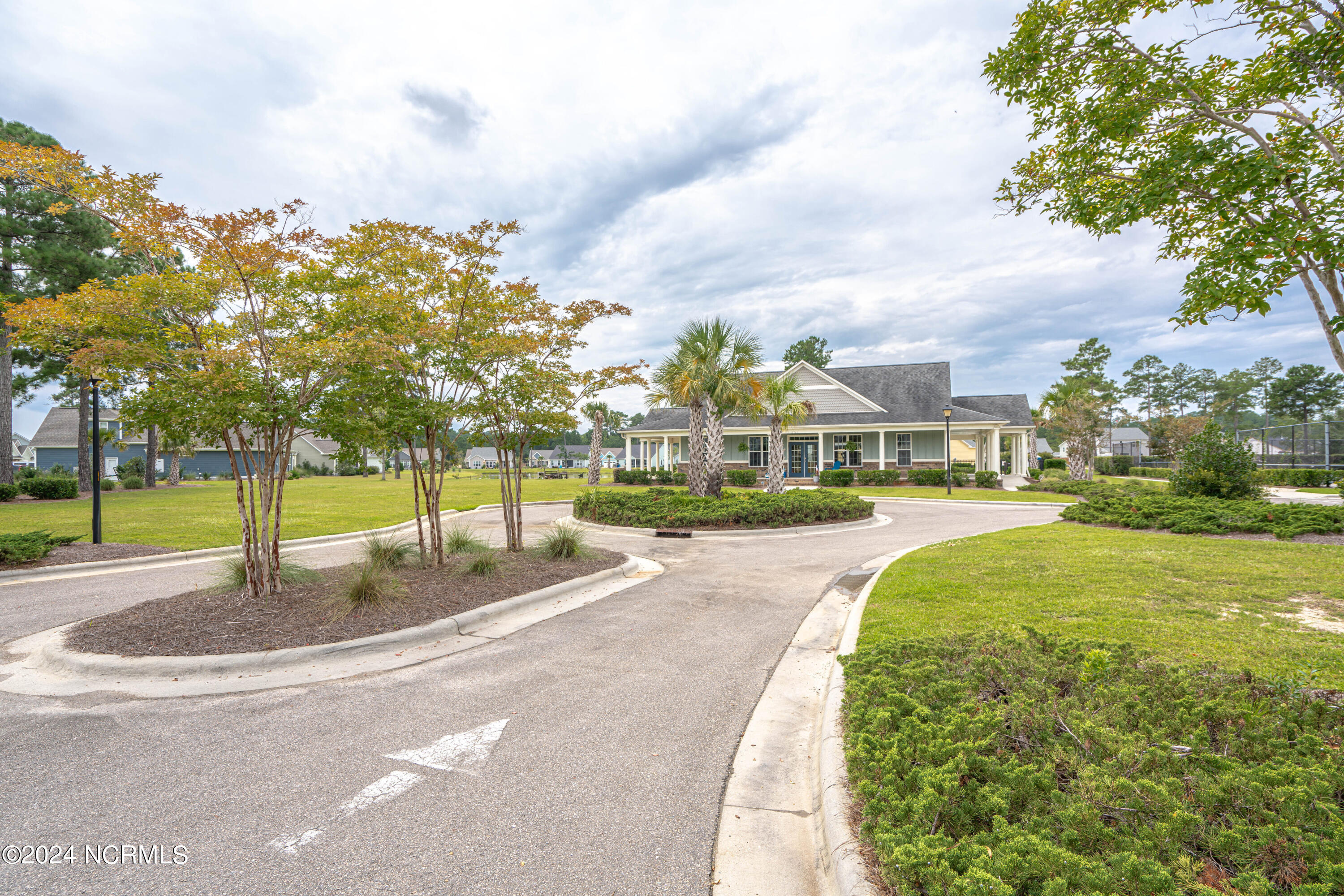 3774 Summer Breeze Court NE