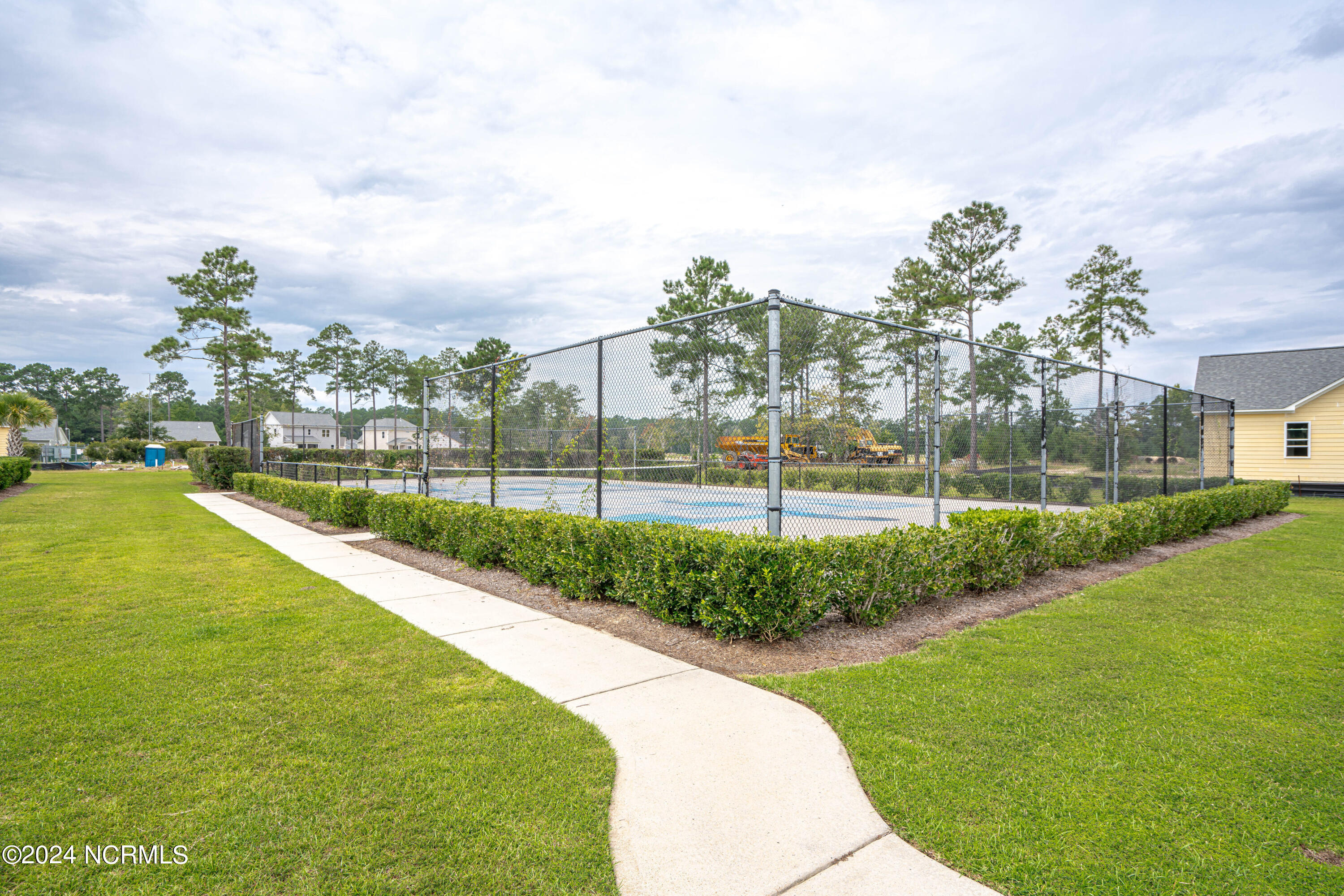 3774 Summer Breeze Court NE