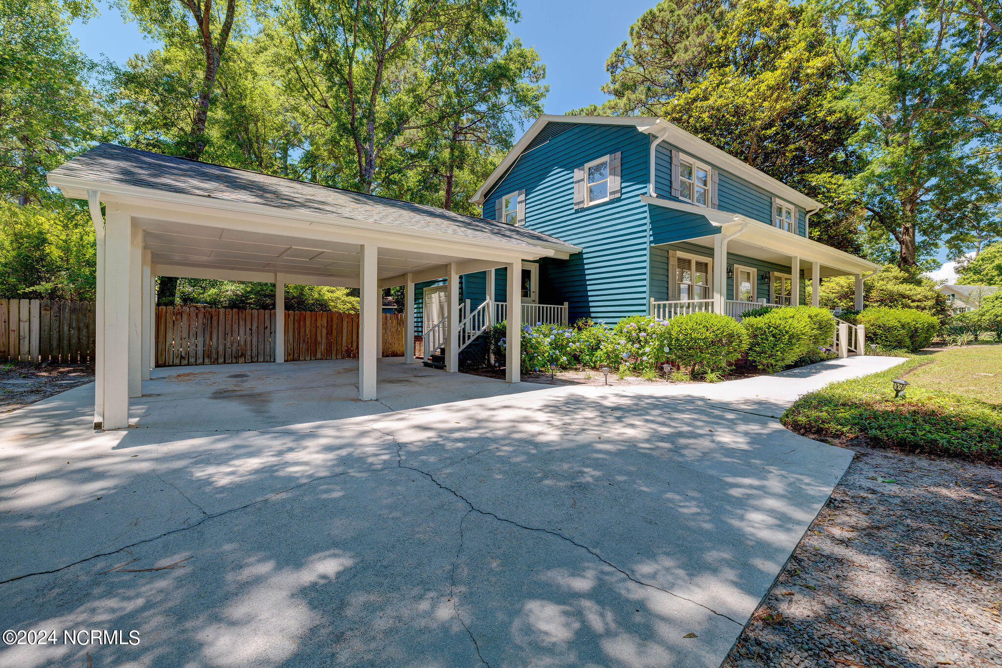 702 Ramblewood Drive